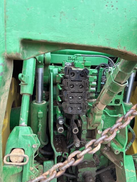 2012 John Deere 8285R Image