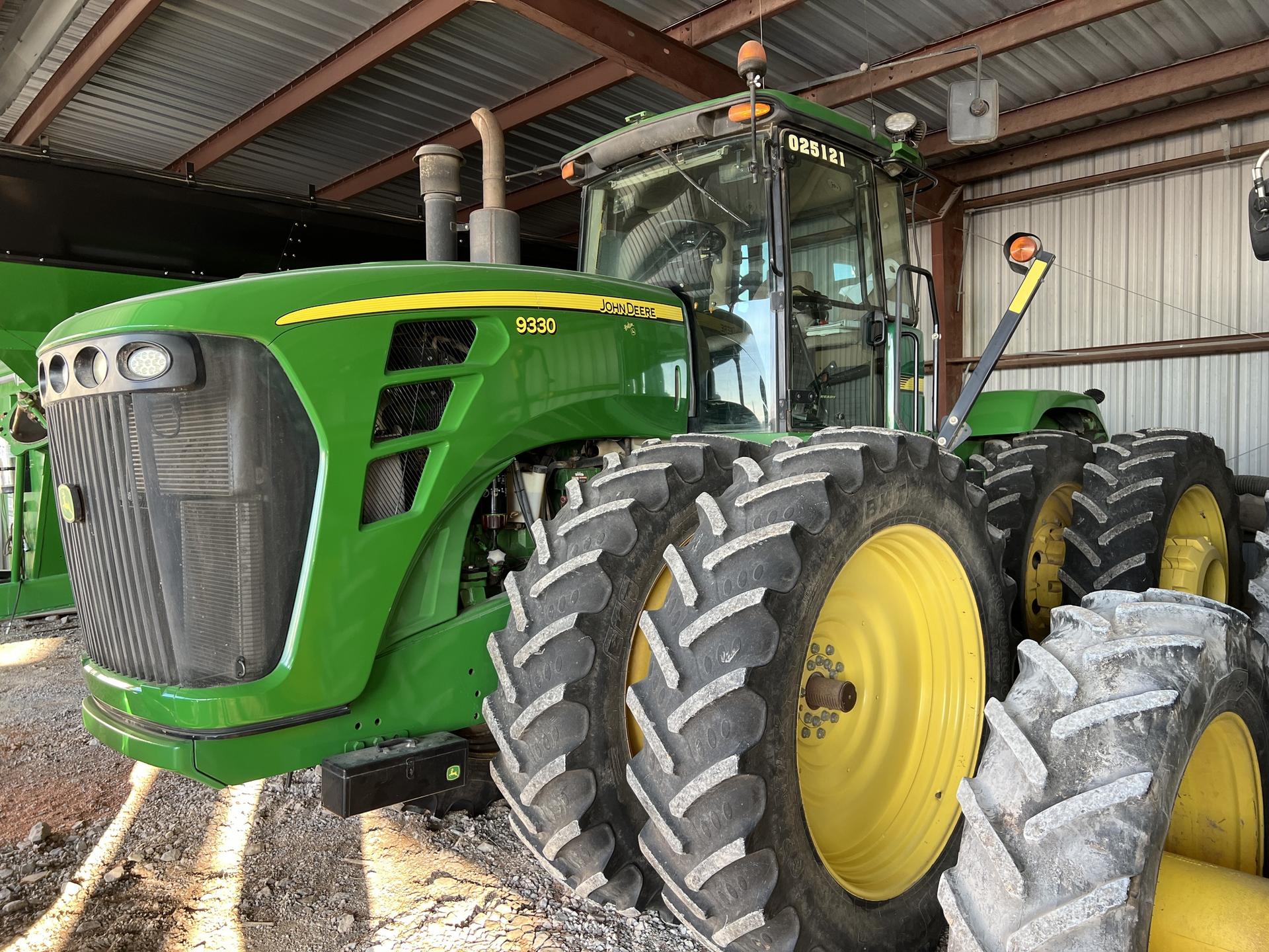 2011 John Deere 9330