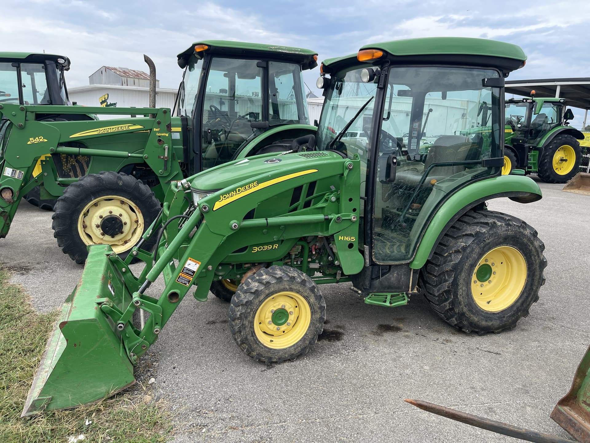 2014 John Deere 3039R Image