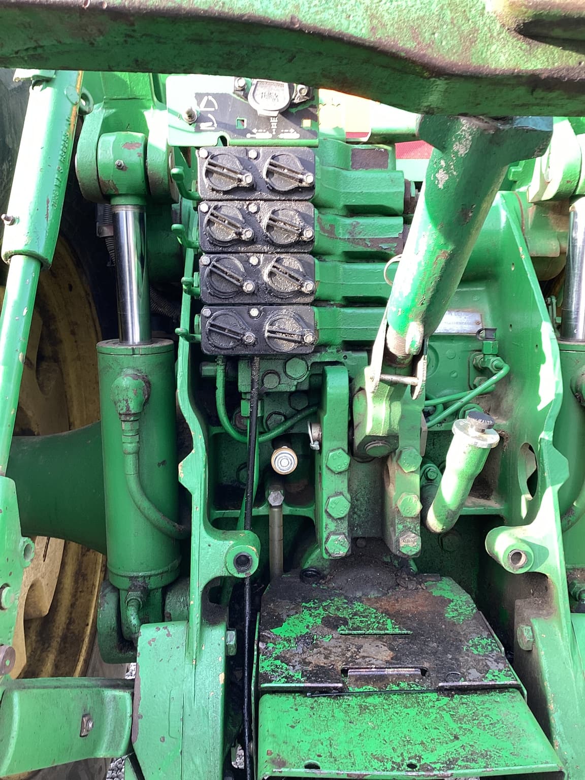 1998 John Deere 8400 Image