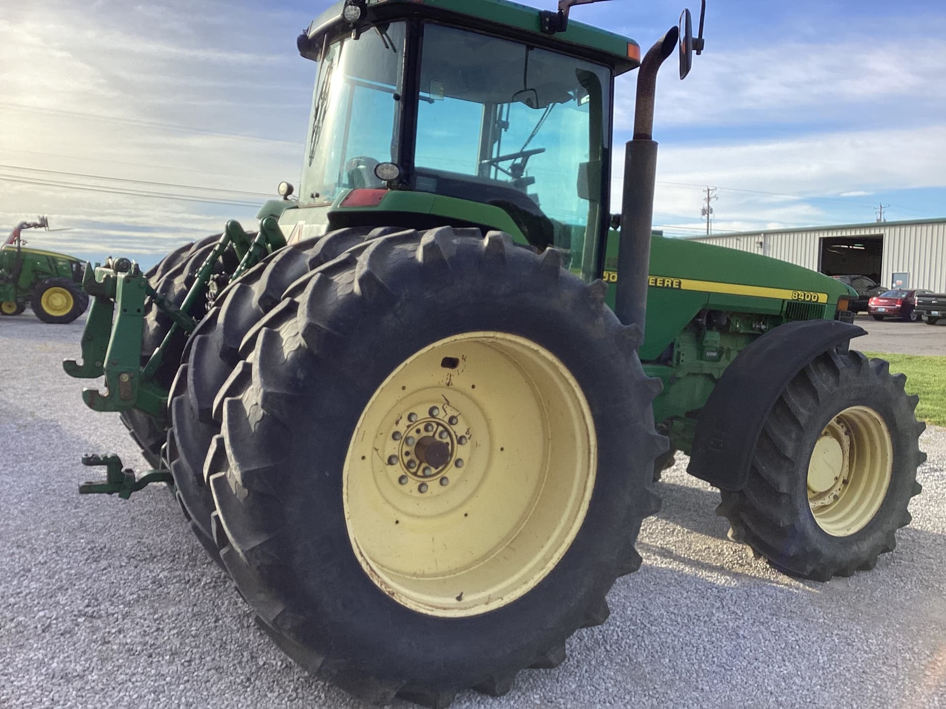 1998 John Deere 8400 Image
