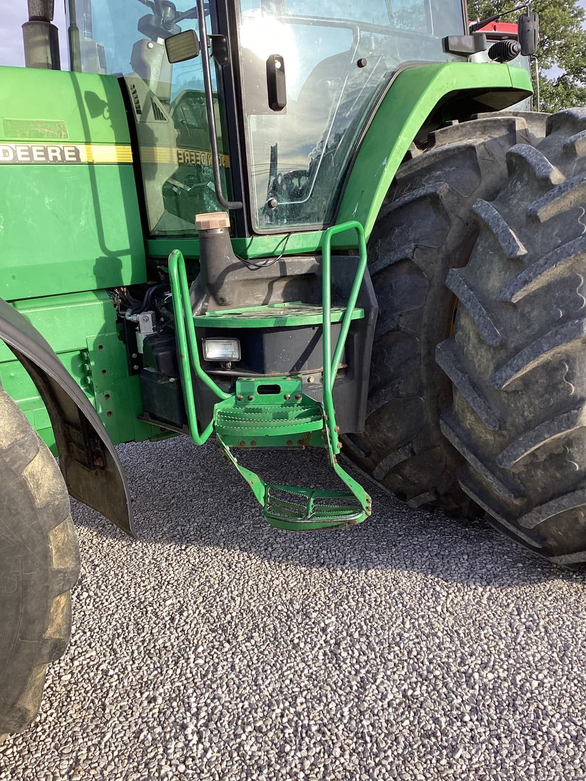 1998 John Deere 8400 Image