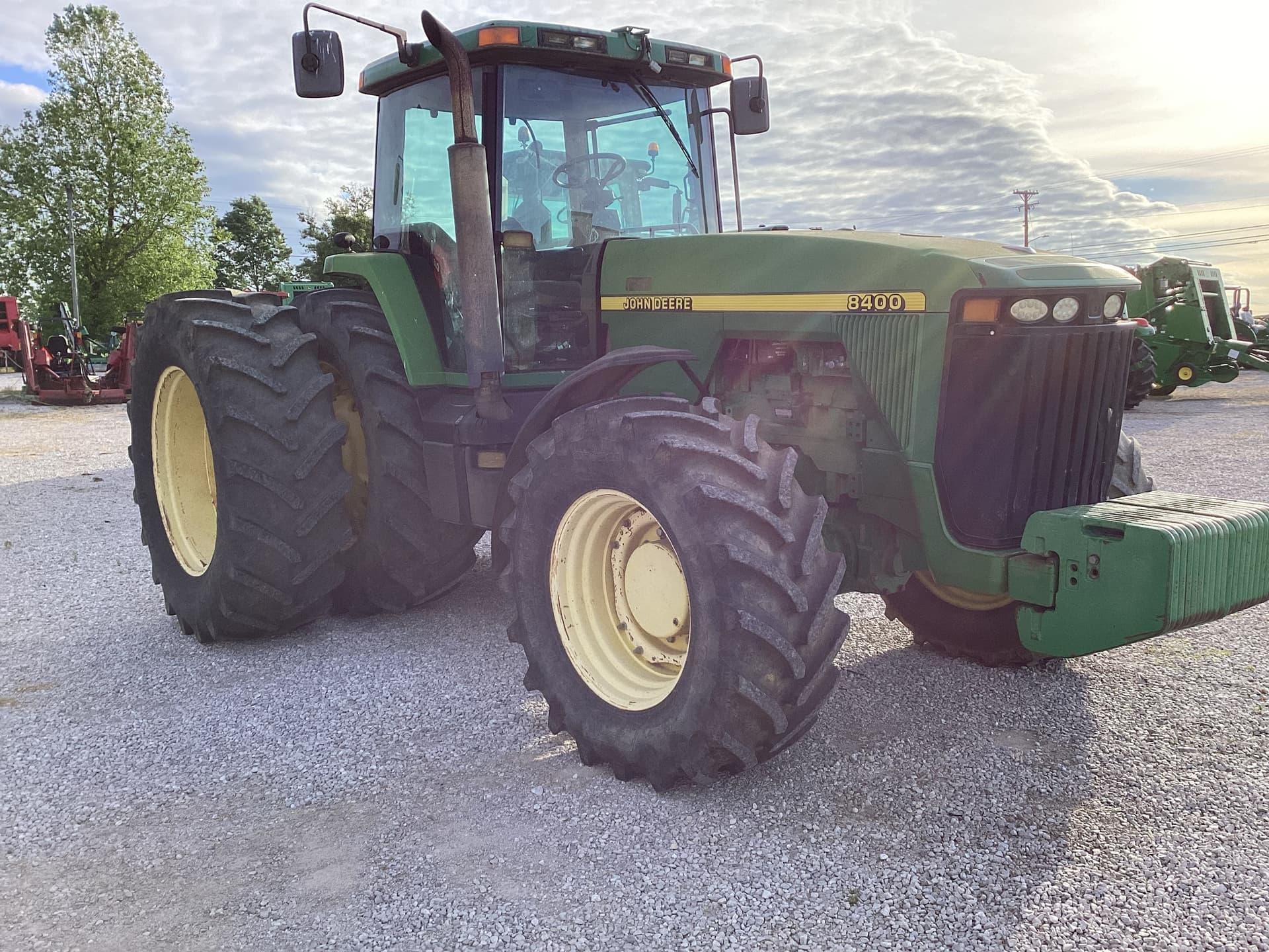 1998 John Deere 8400 Image