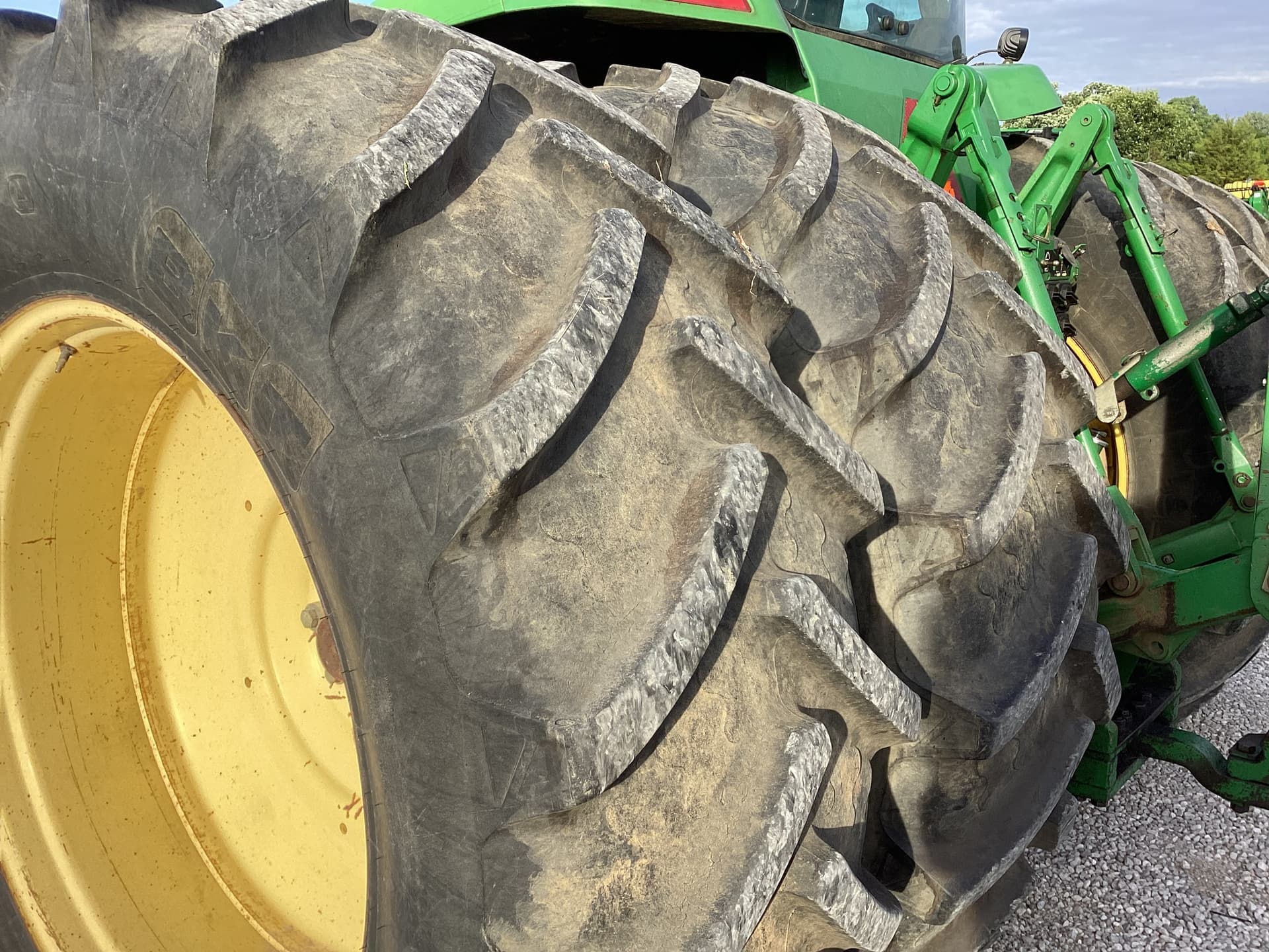 1998 John Deere 8400 Image