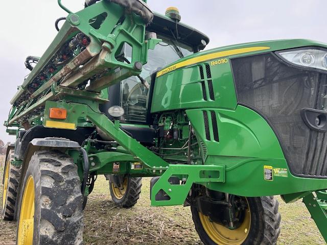 2015 John Deere R4030 Image