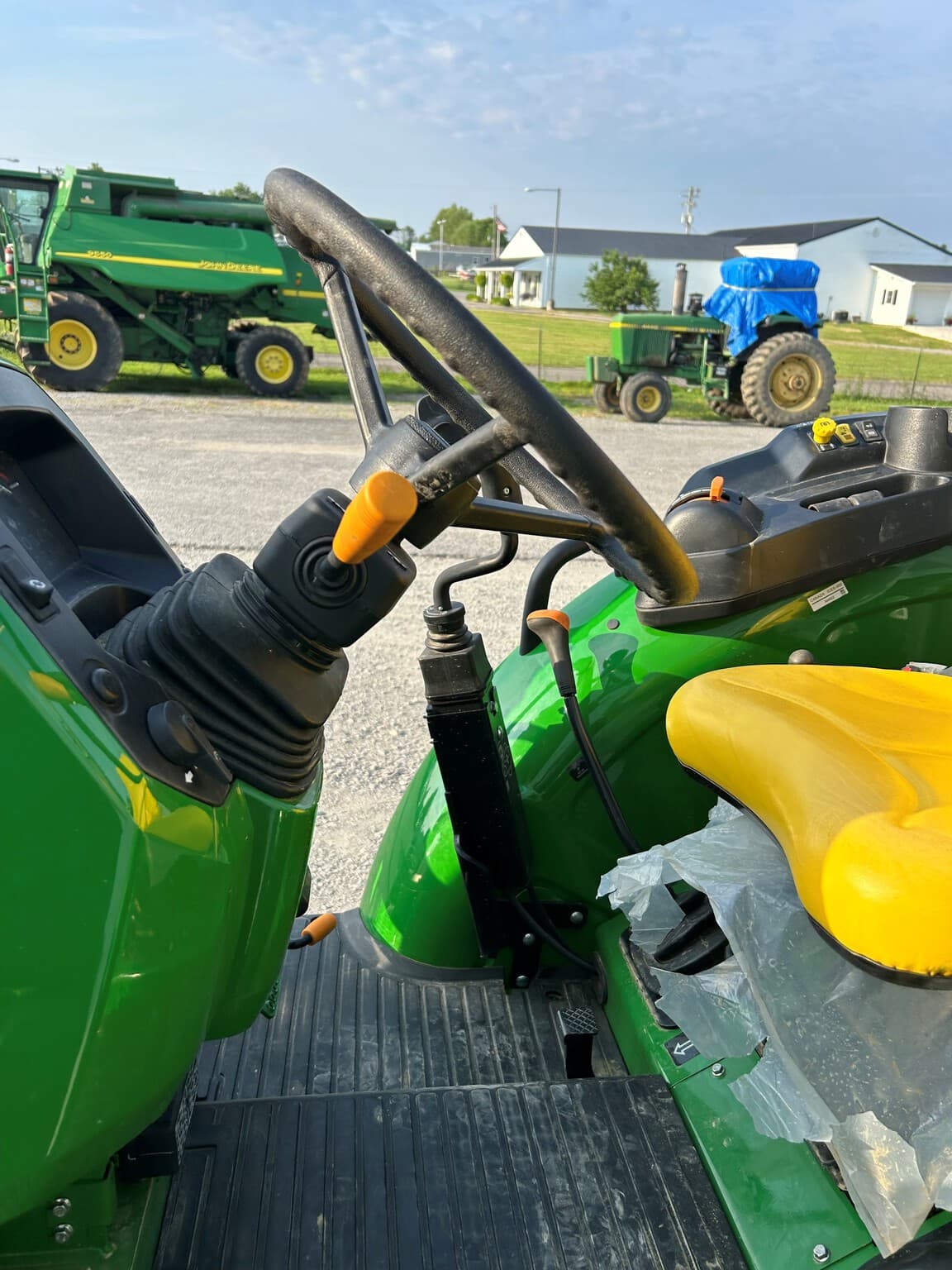 2024 John Deere 5075E