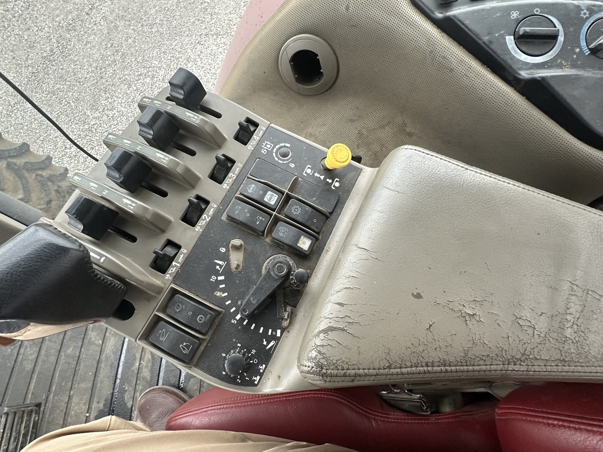 2003 Case IH MX255 Image