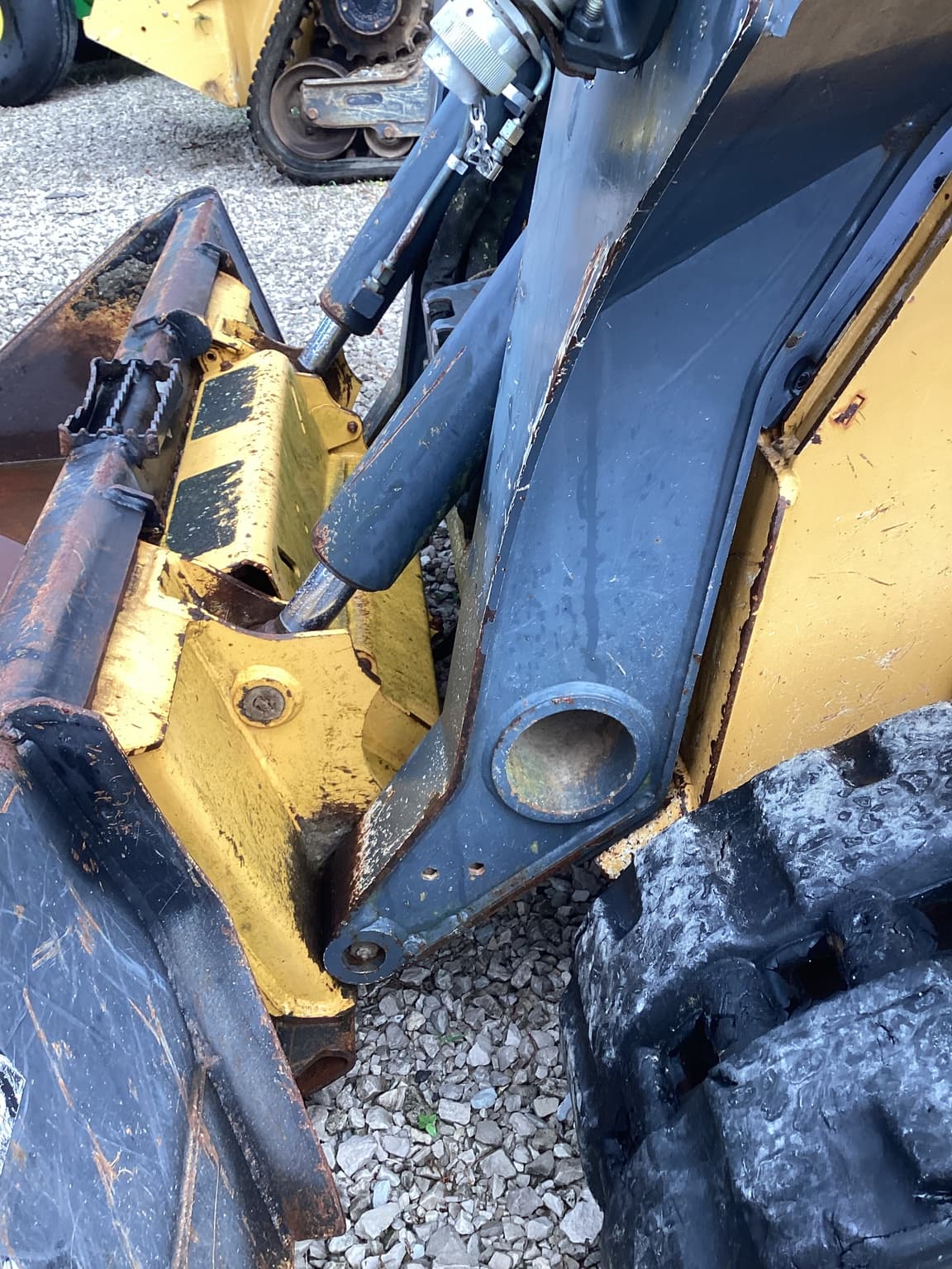 2013 John Deere 323E Image