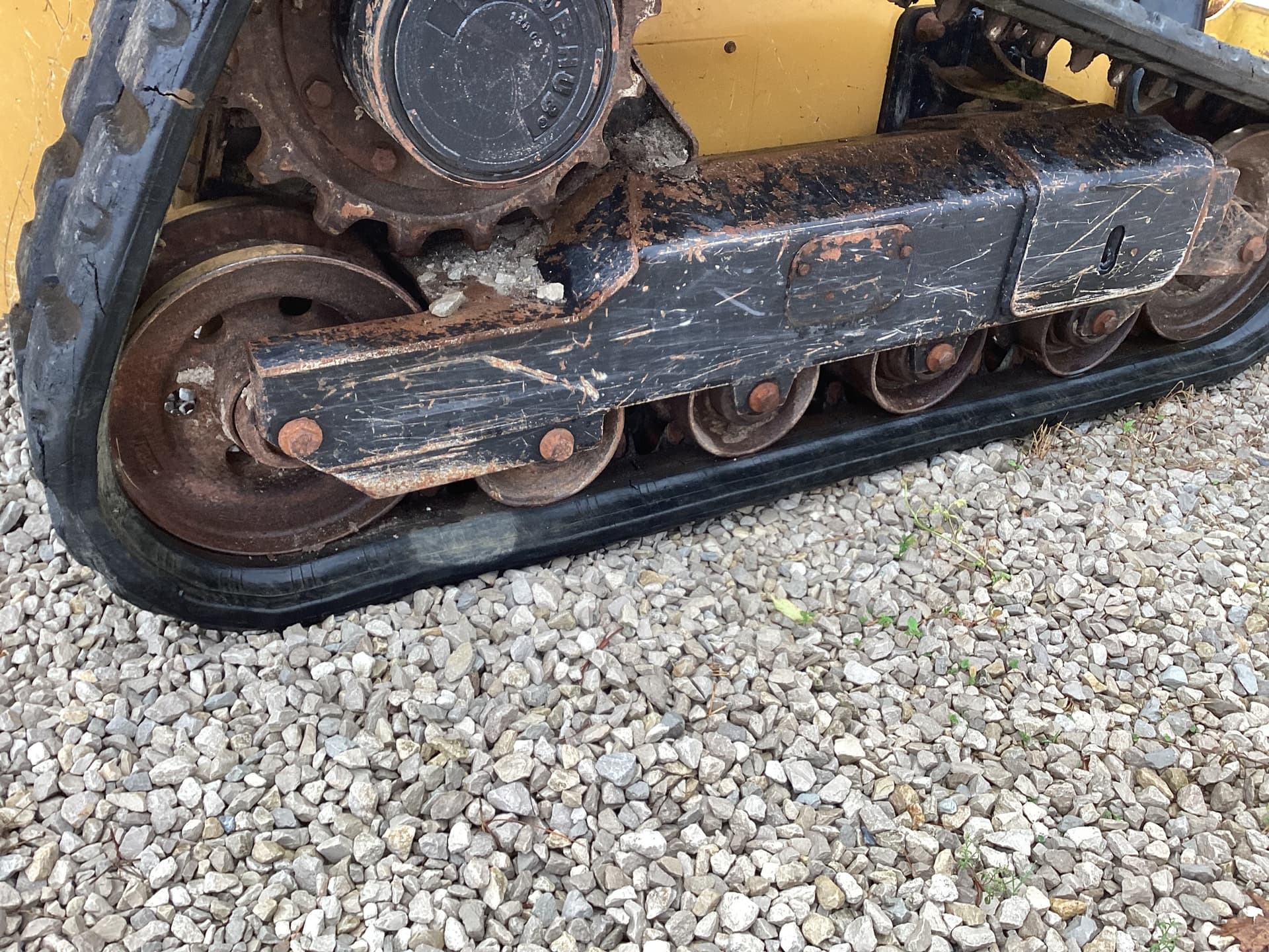 2013 John Deere 323E Image
