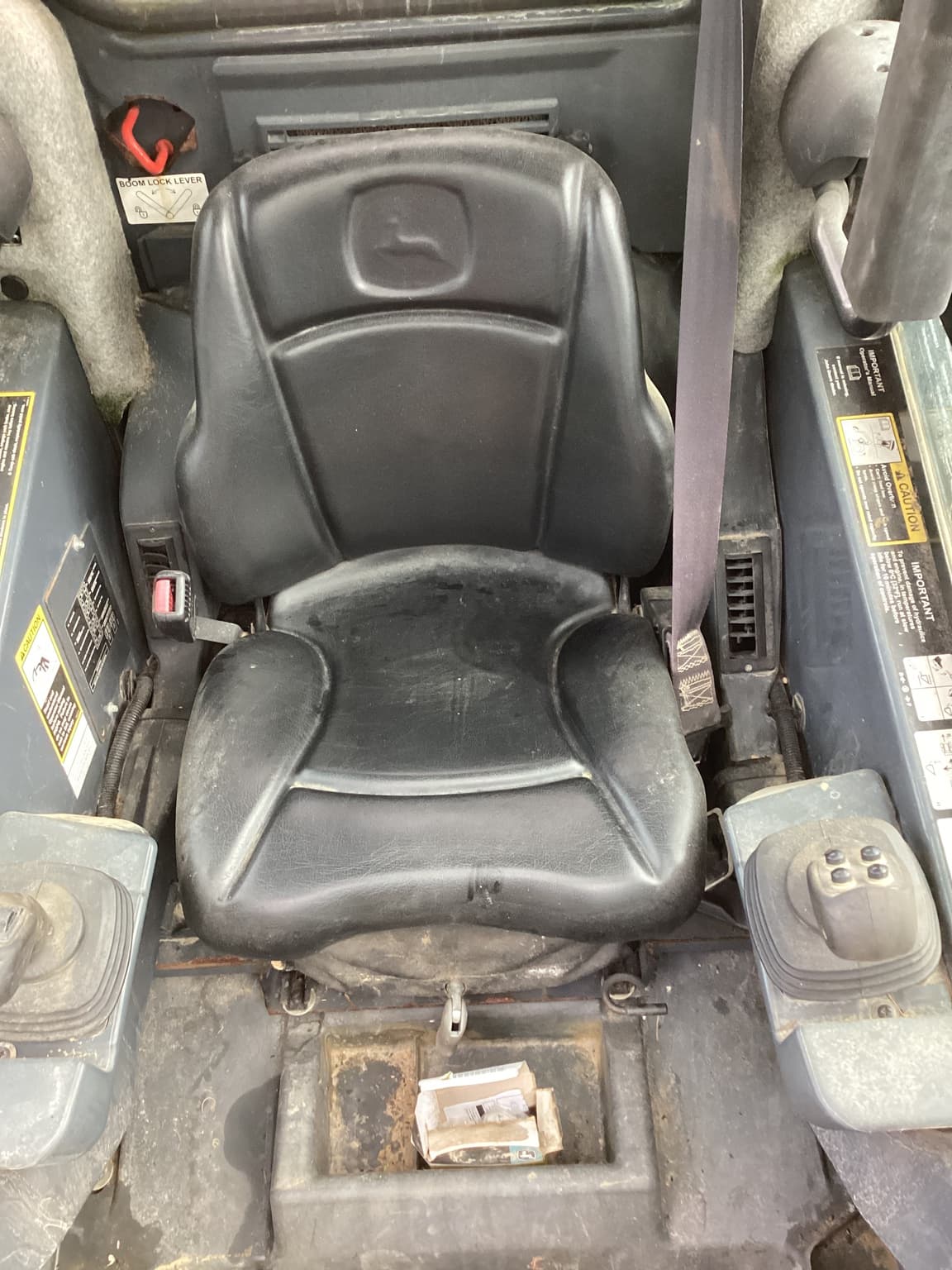 2013 John Deere 323E Image