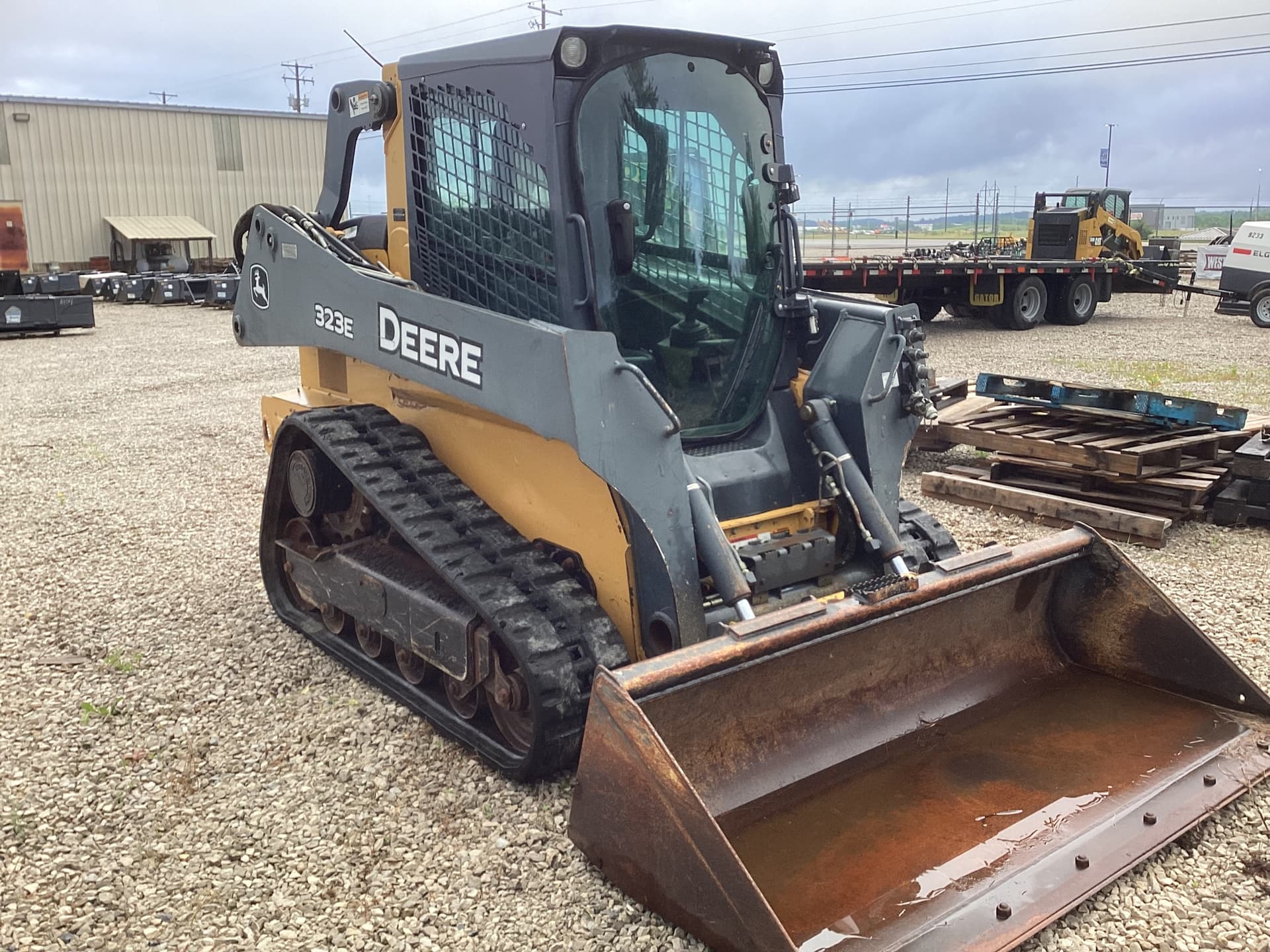 2013 John Deere 323E Image