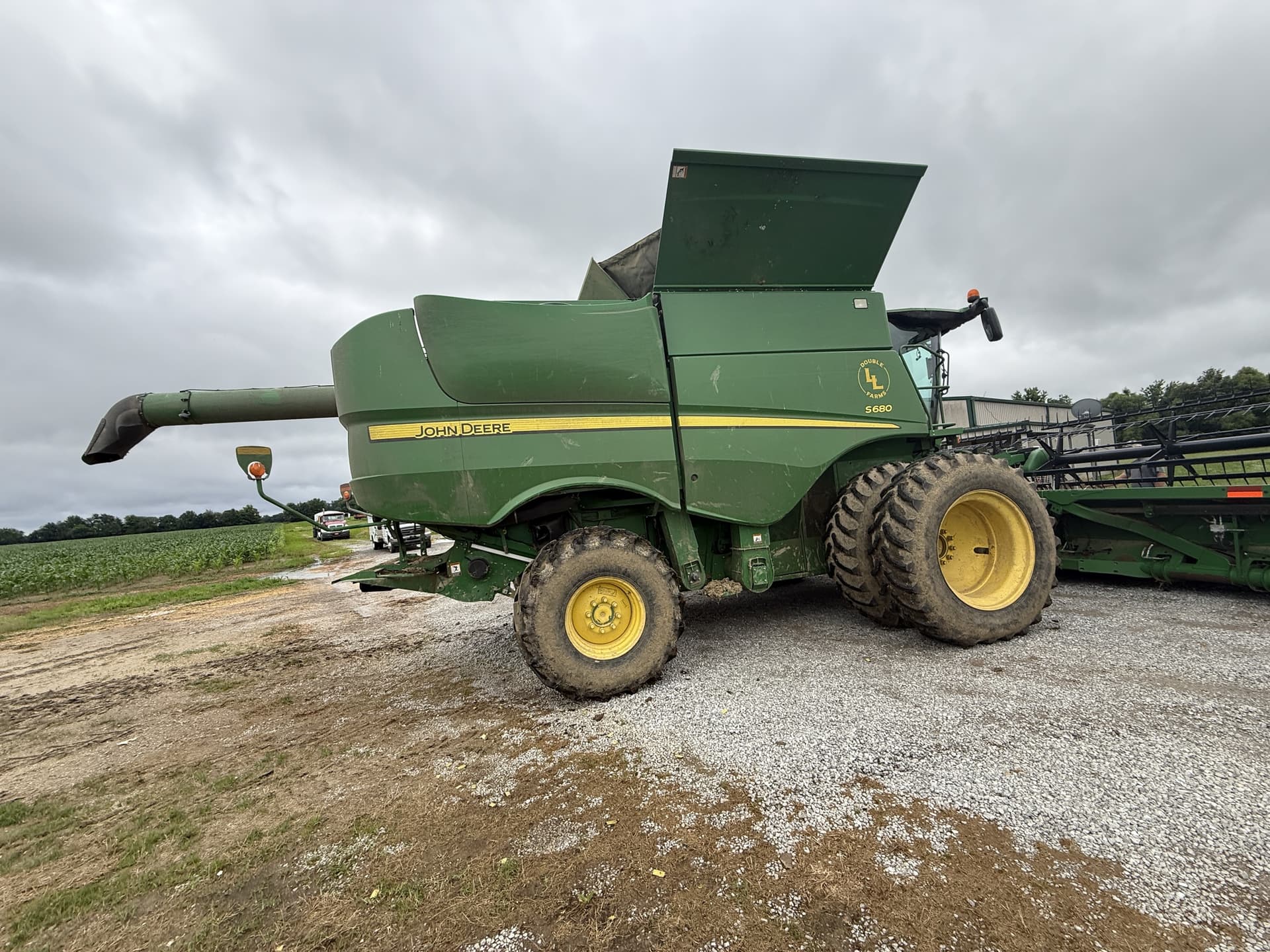 2013 John Deere S680 Image