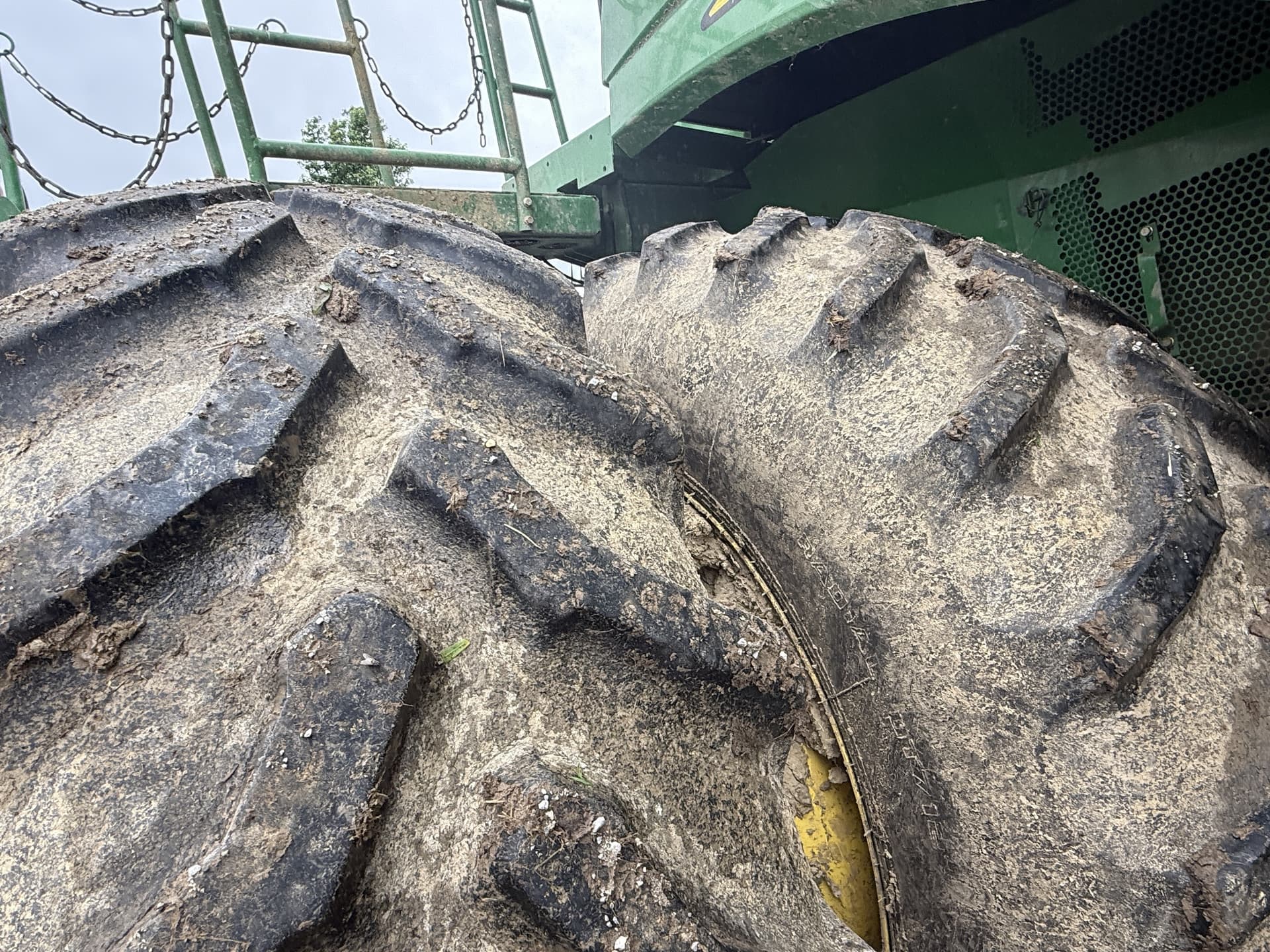 2013 John Deere S680 Image