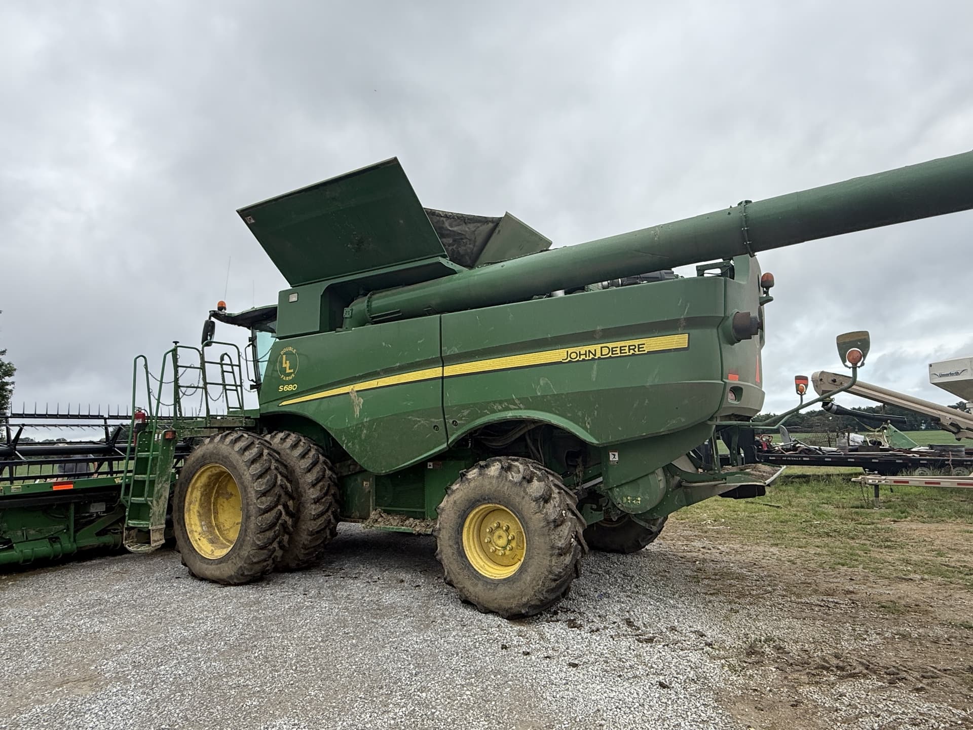 2013 John Deere S680 Image