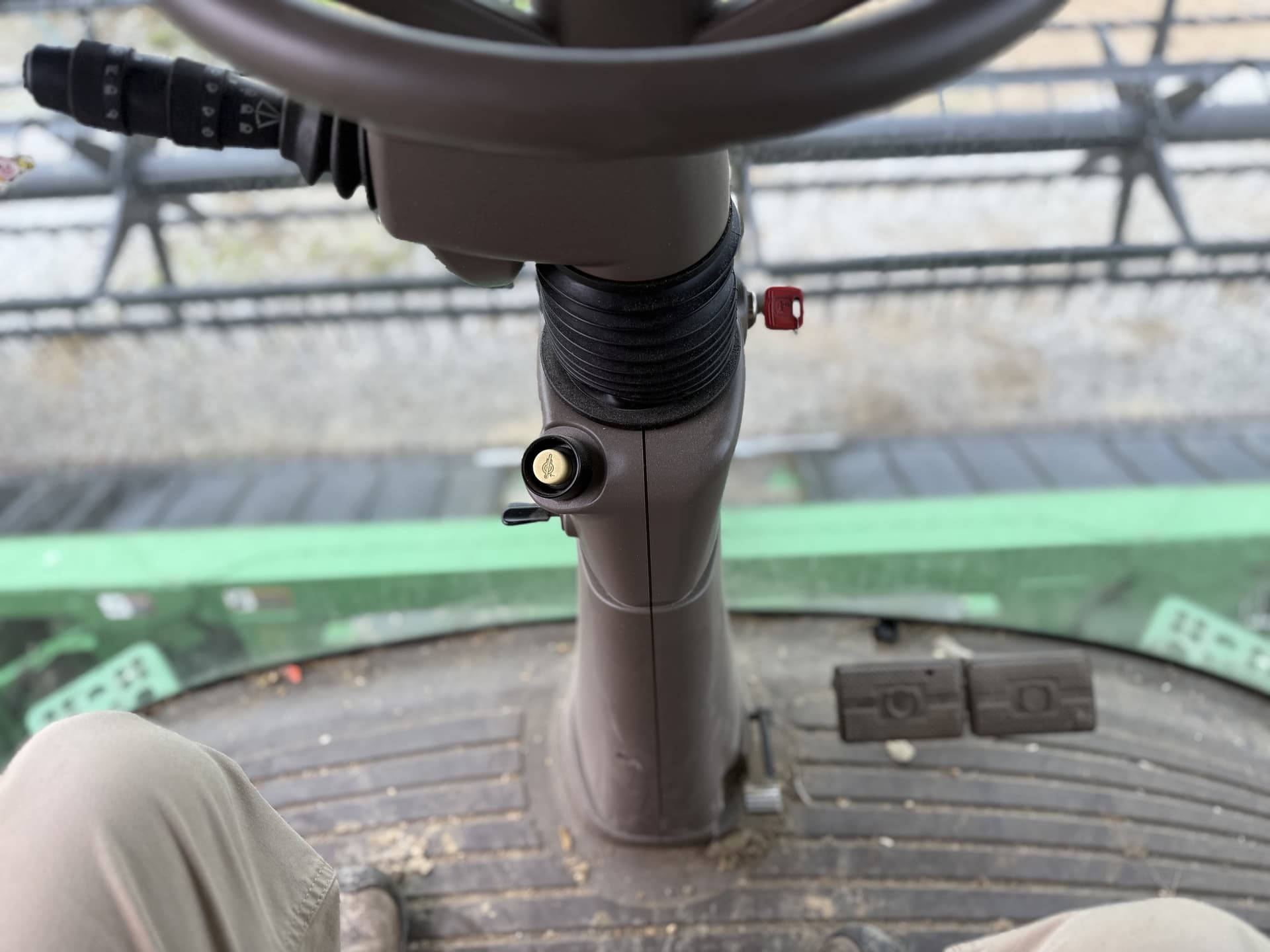 2013 John Deere S680 Image