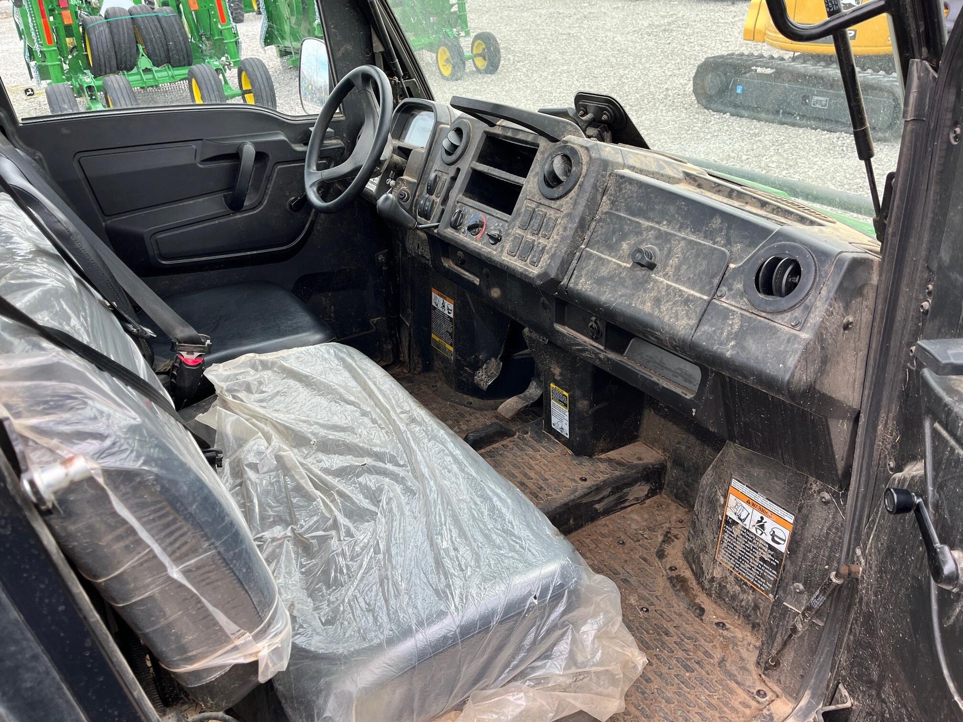 2023 John Deere XUV 865M Image