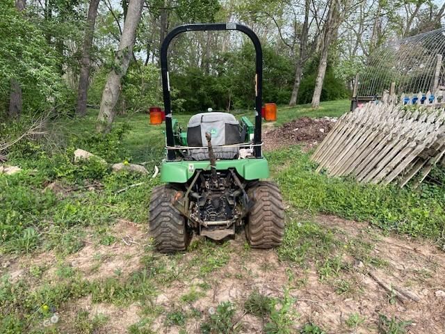 2004 John Deere 2210 Image