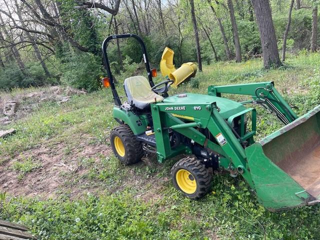 2004 John Deere 2210 Image