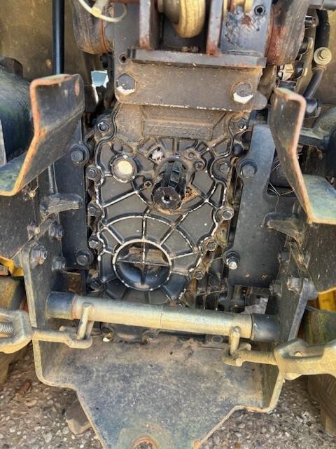 2004 John Deere 2210 Image