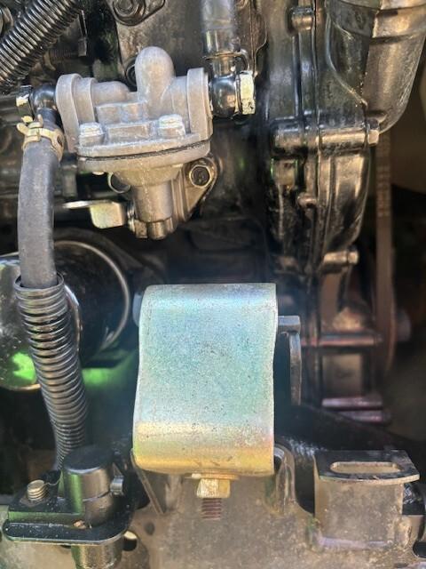 2004 John Deere 2210 Image