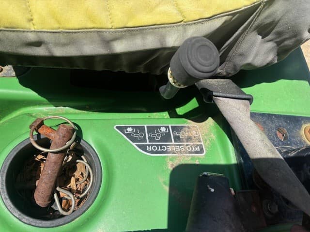 2004 John Deere 2210 Image