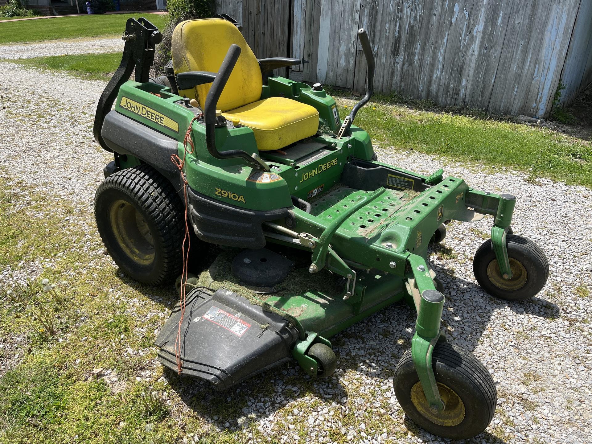 2012 John Deere Z910A Image