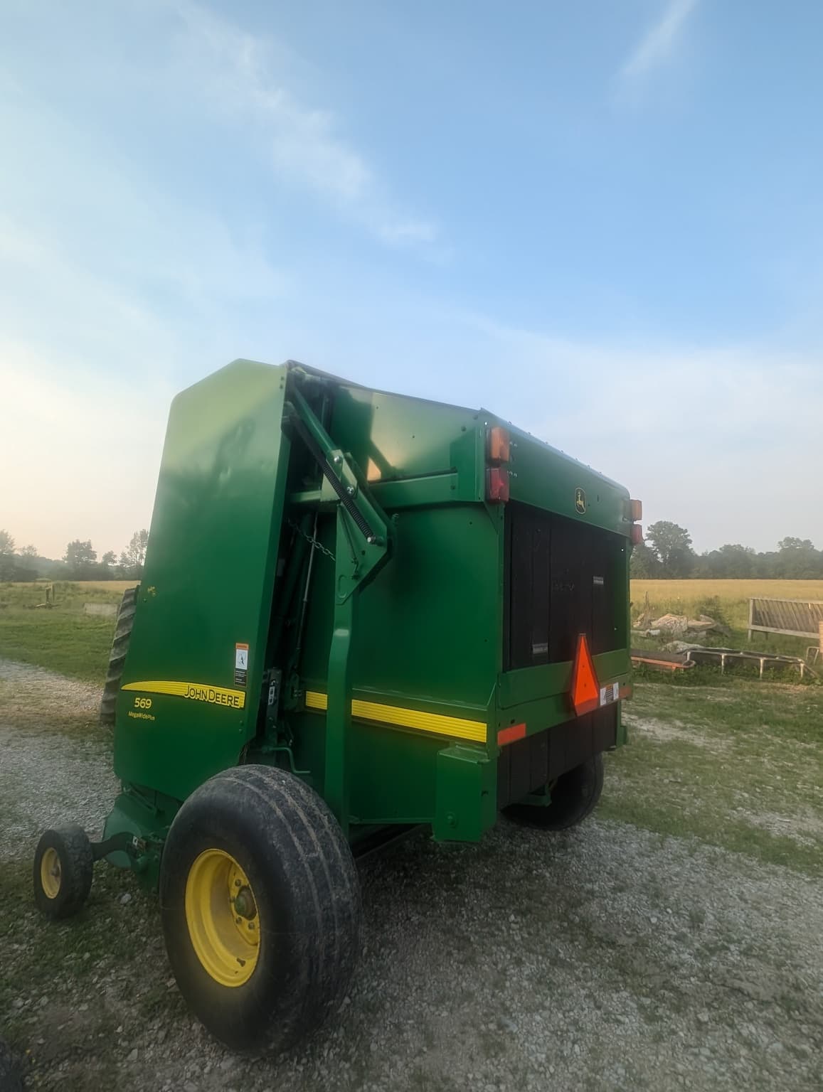 2016 John Deere 569 Std Image