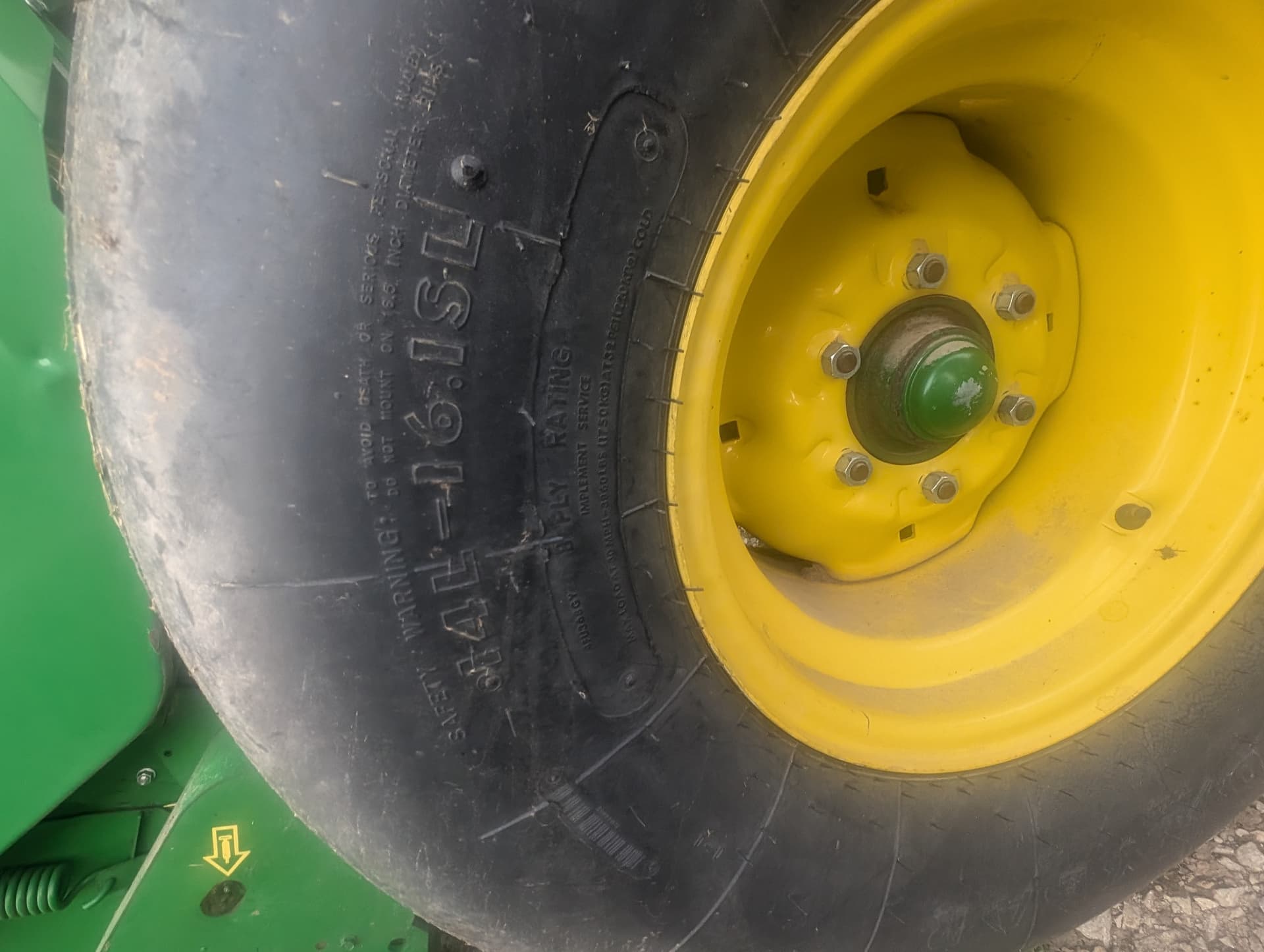 2016 John Deere 569 Std Image