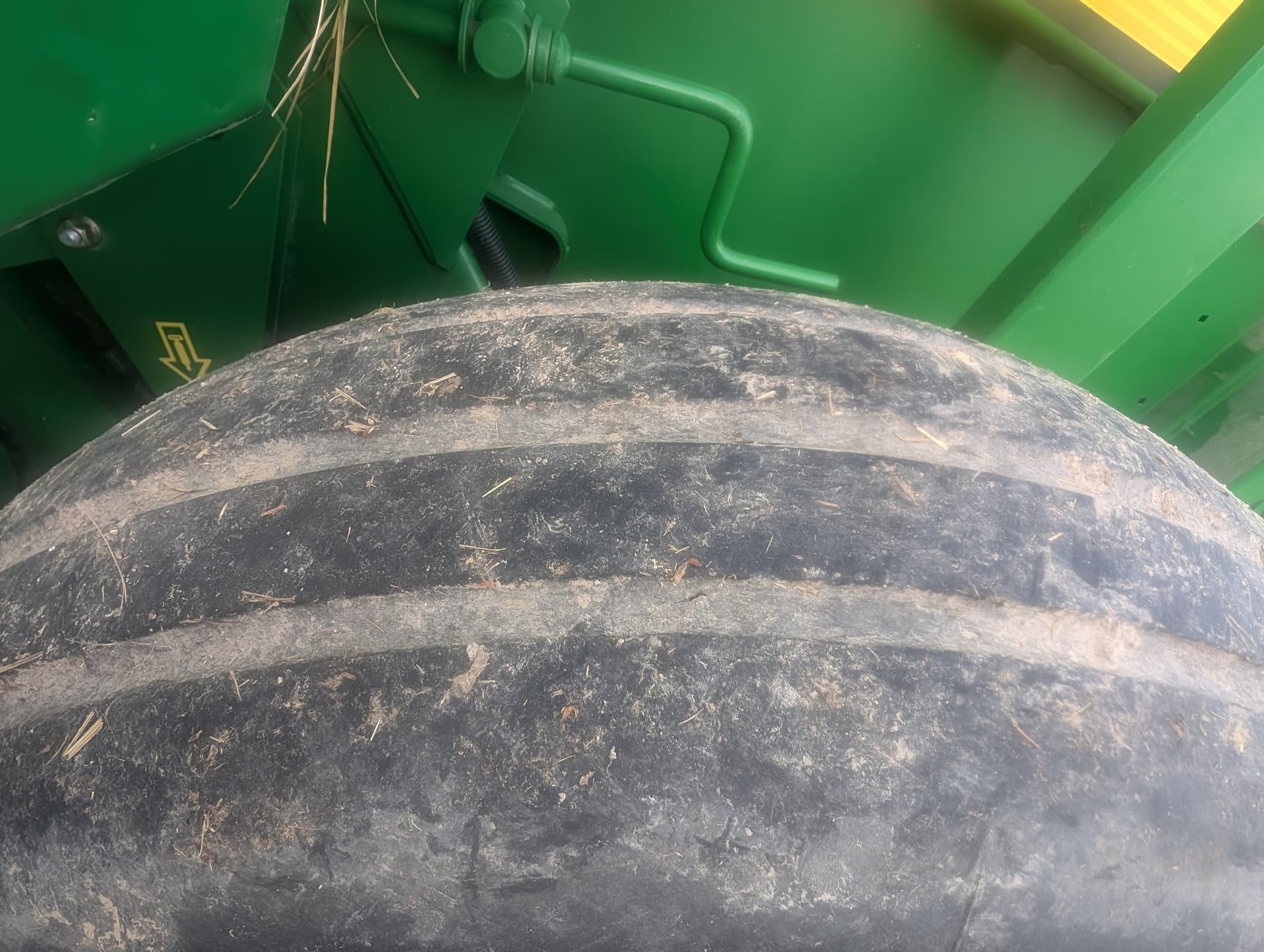 2016 John Deere 569 Std Image