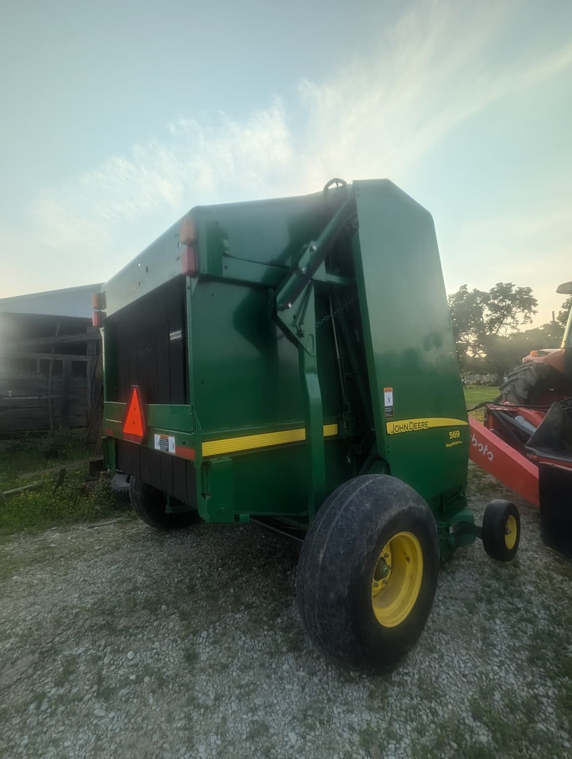 2016 John Deere 569 Std Image