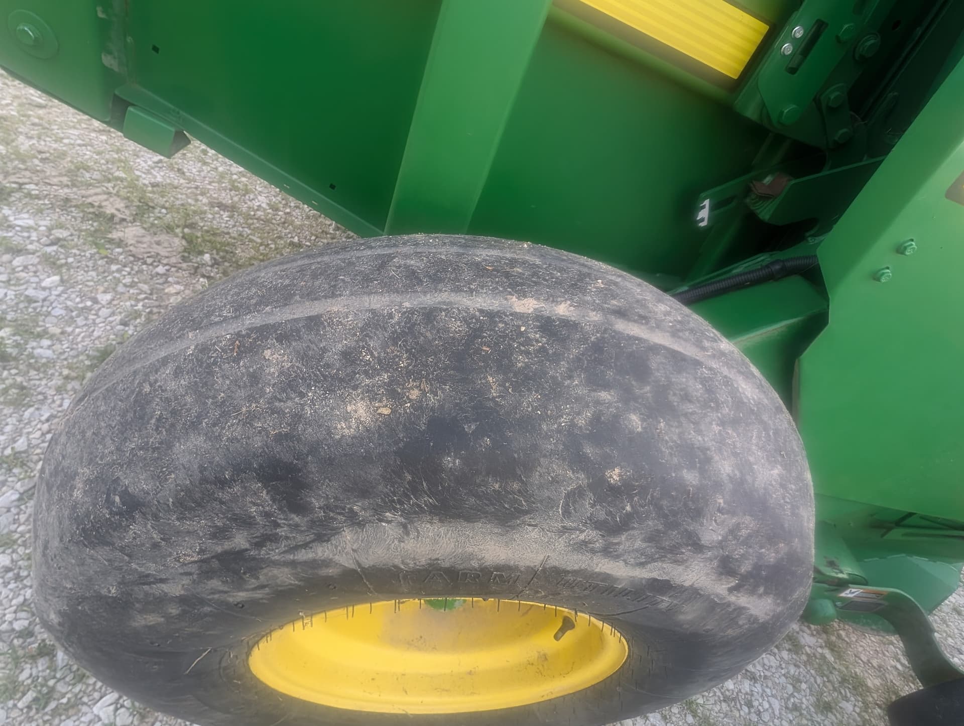 2016 John Deere 569 Std Image
