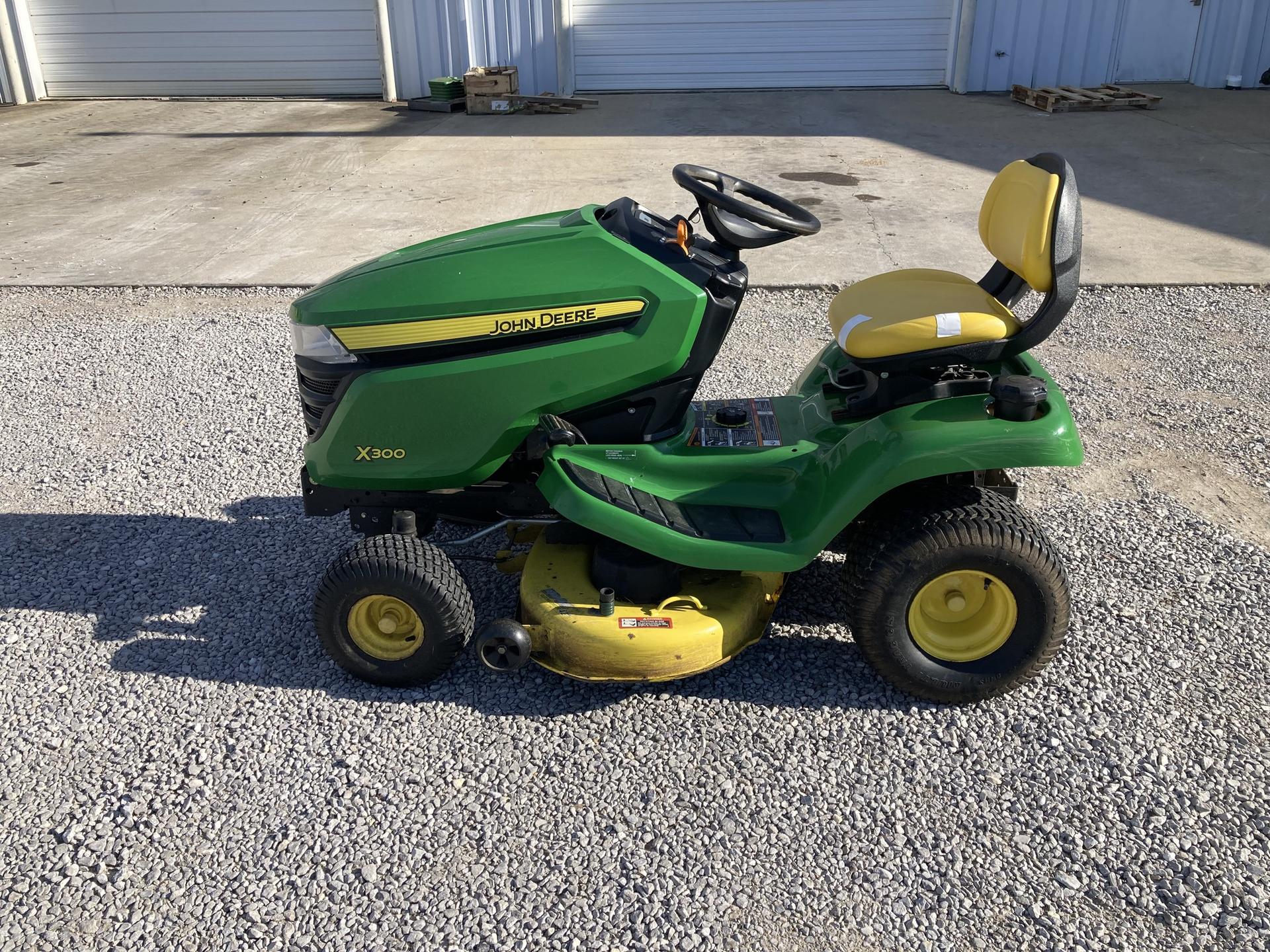 2014 John Deere X300 Image