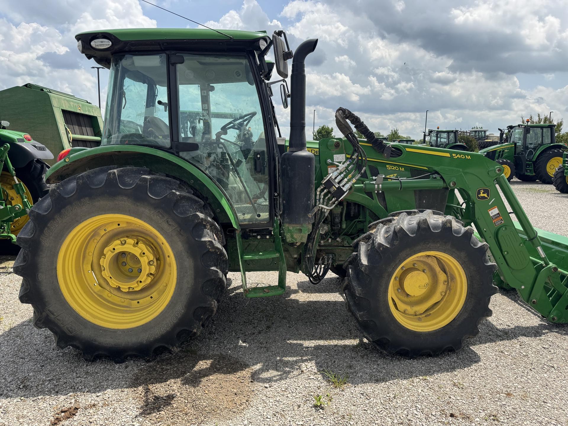 2023 John Deere 5120M Image