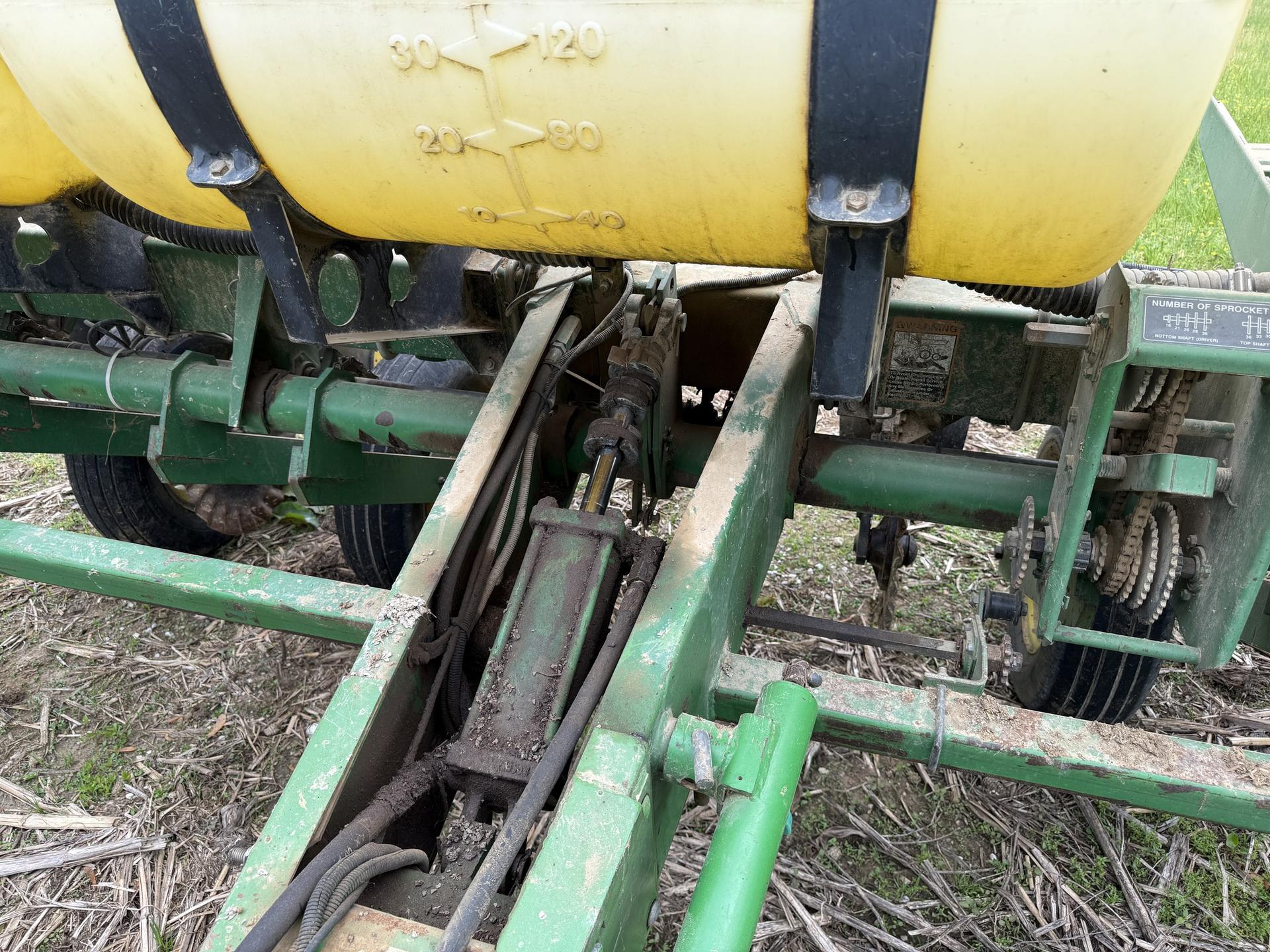 1994 John Deere 7200 Image