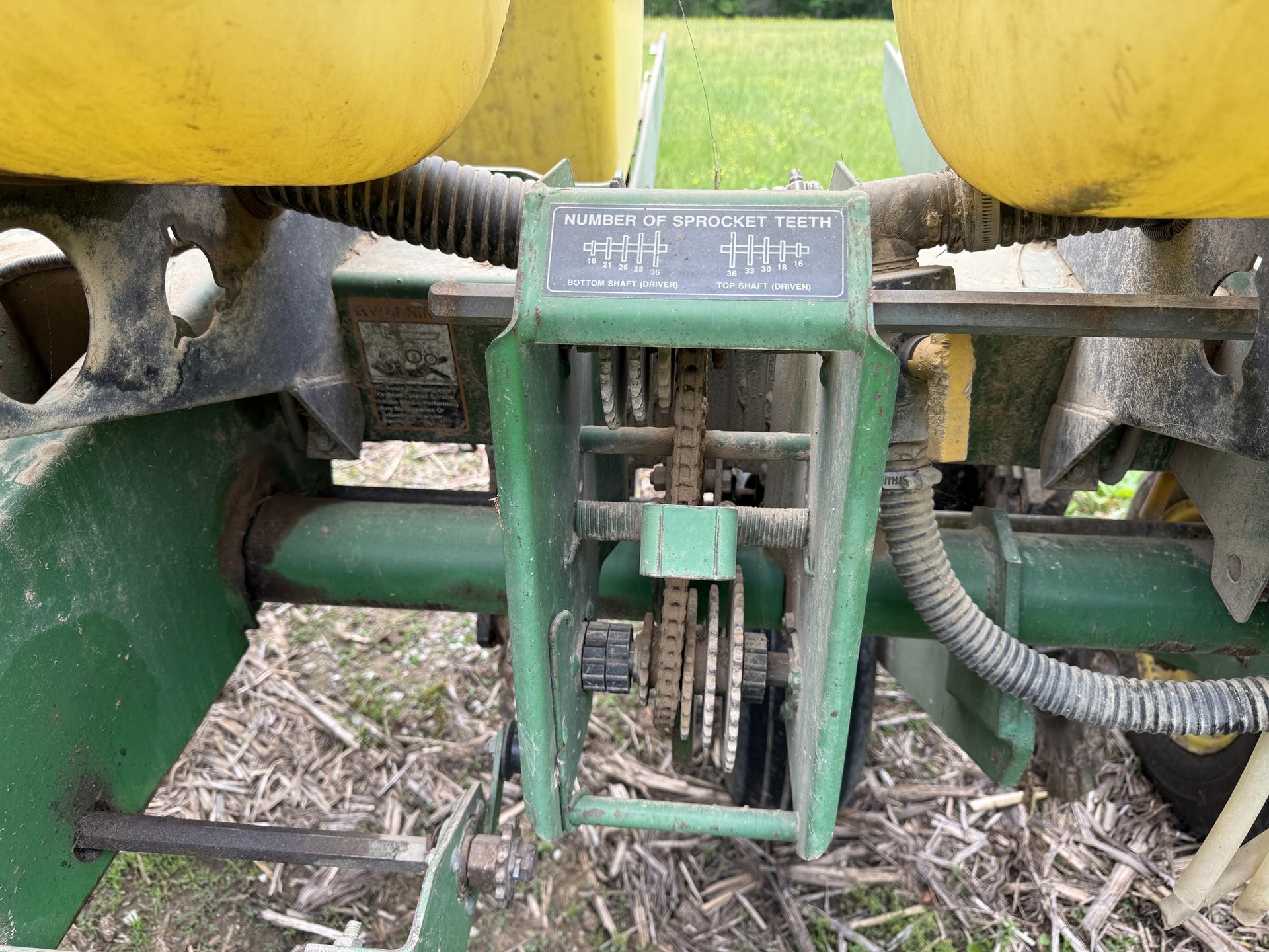 1994 John Deere 7200 Image