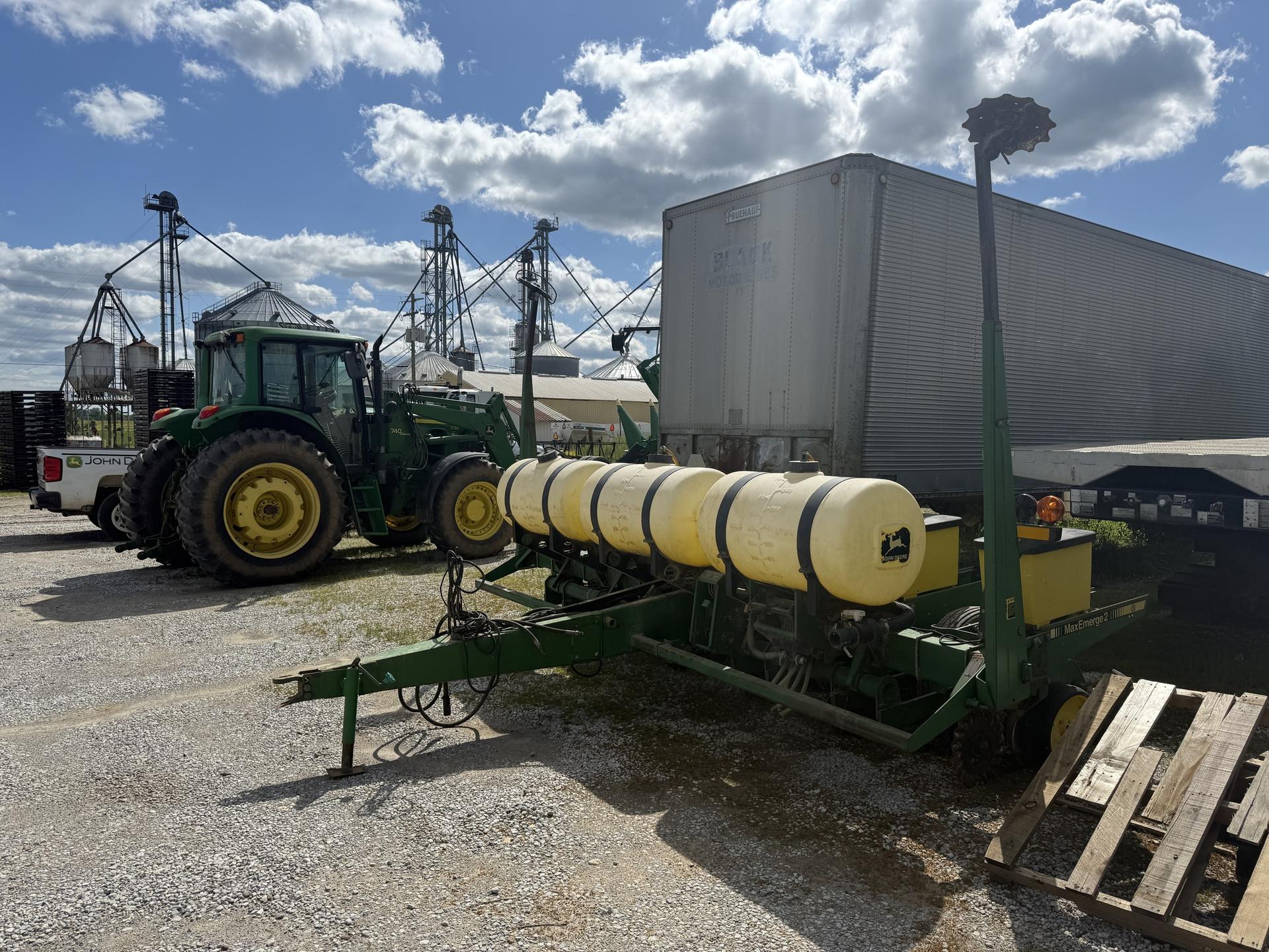1994 John Deere 7200 Image