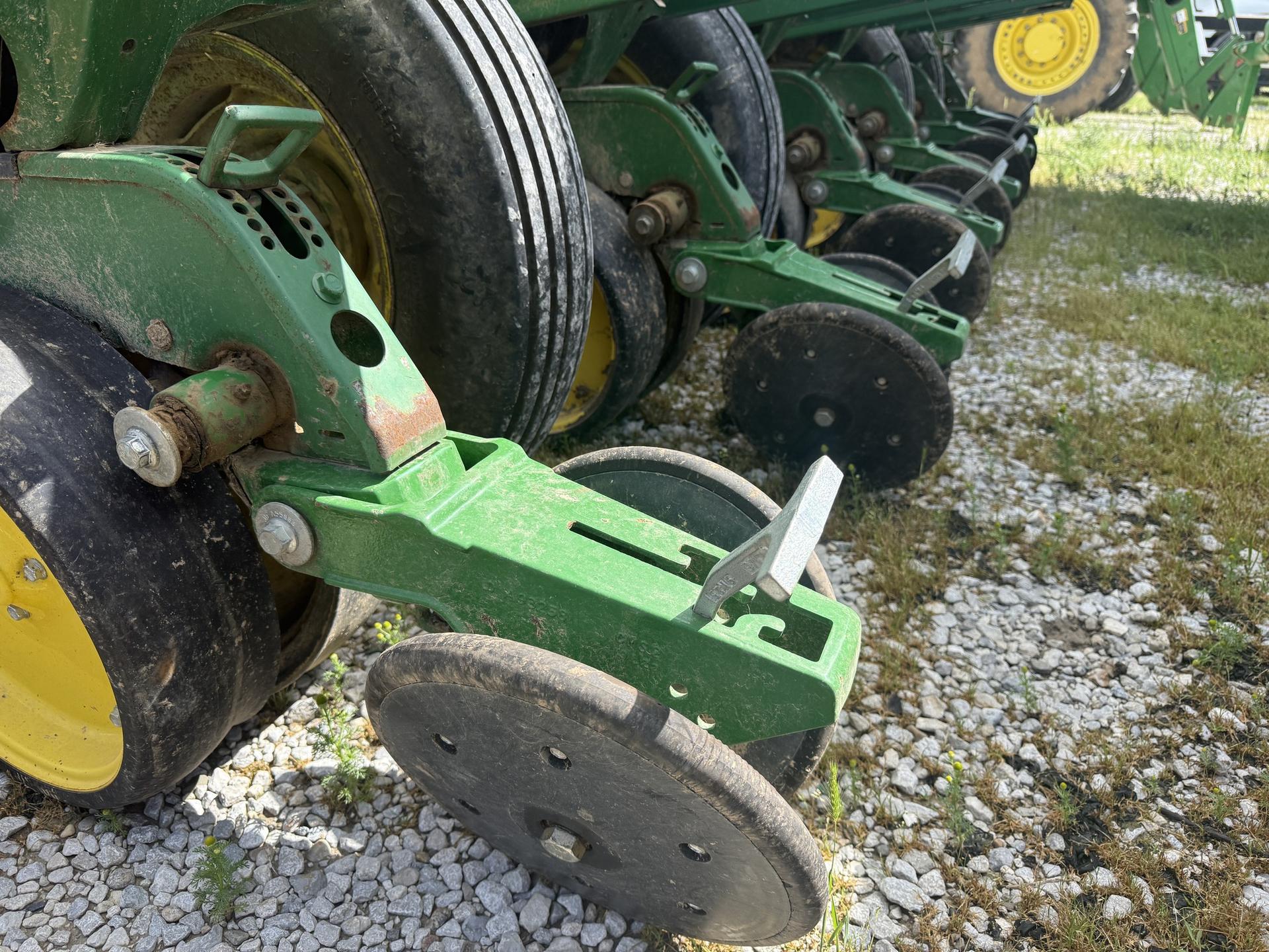 1994 John Deere 7200 Image