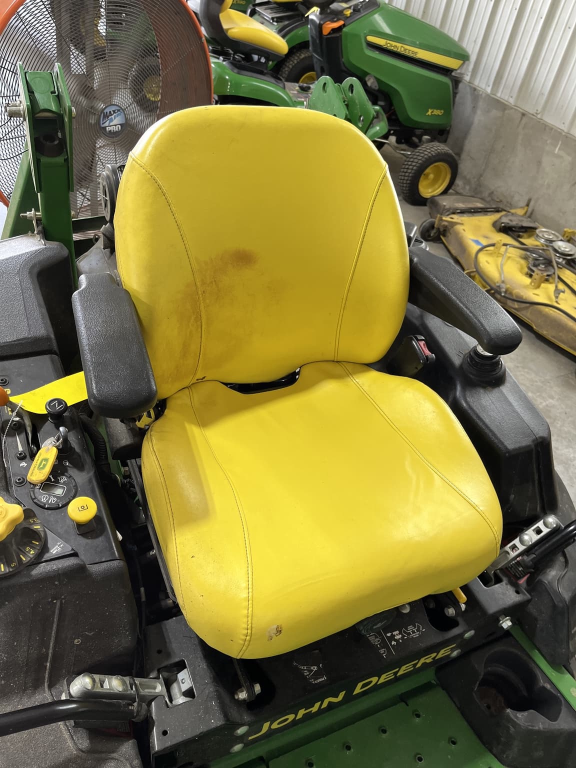 2014 John Deere Z950R Image