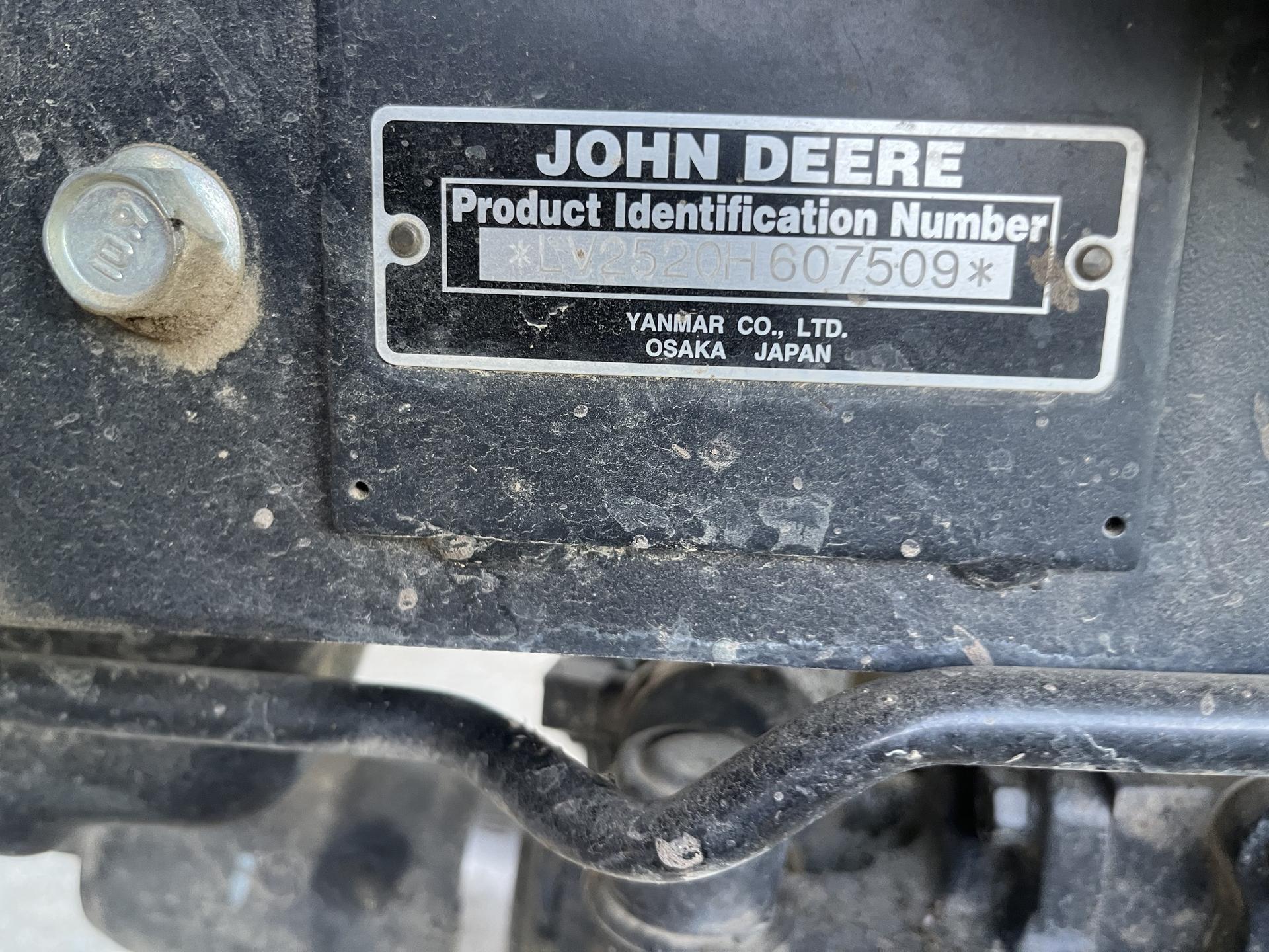 2010 John Deere 2520 Image