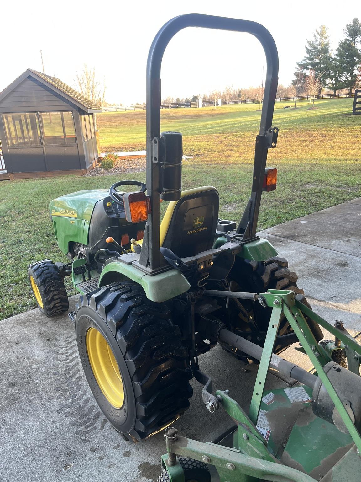 2010 John Deere 2520 Image