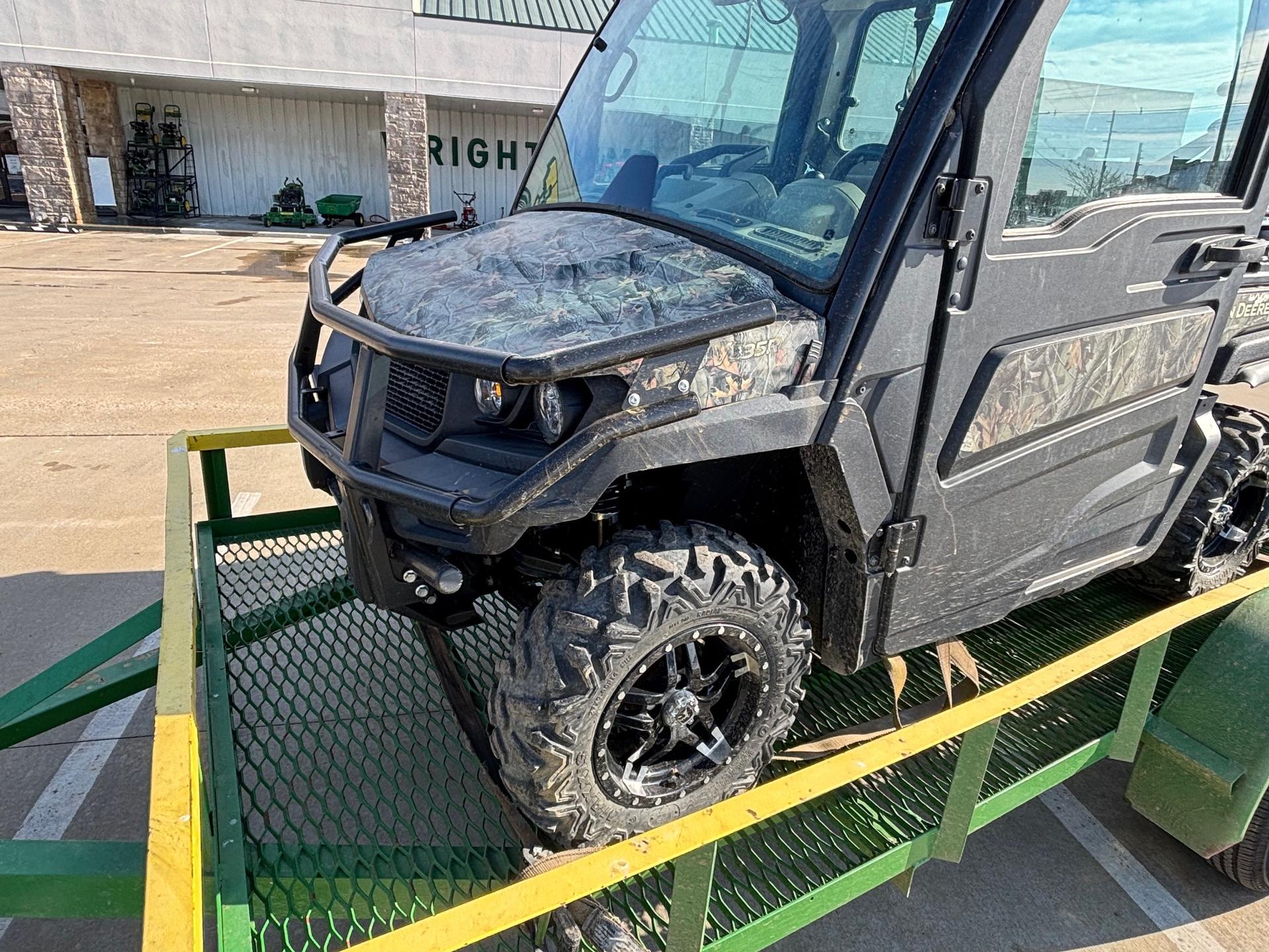 2018 John Deere XUV 835R Image