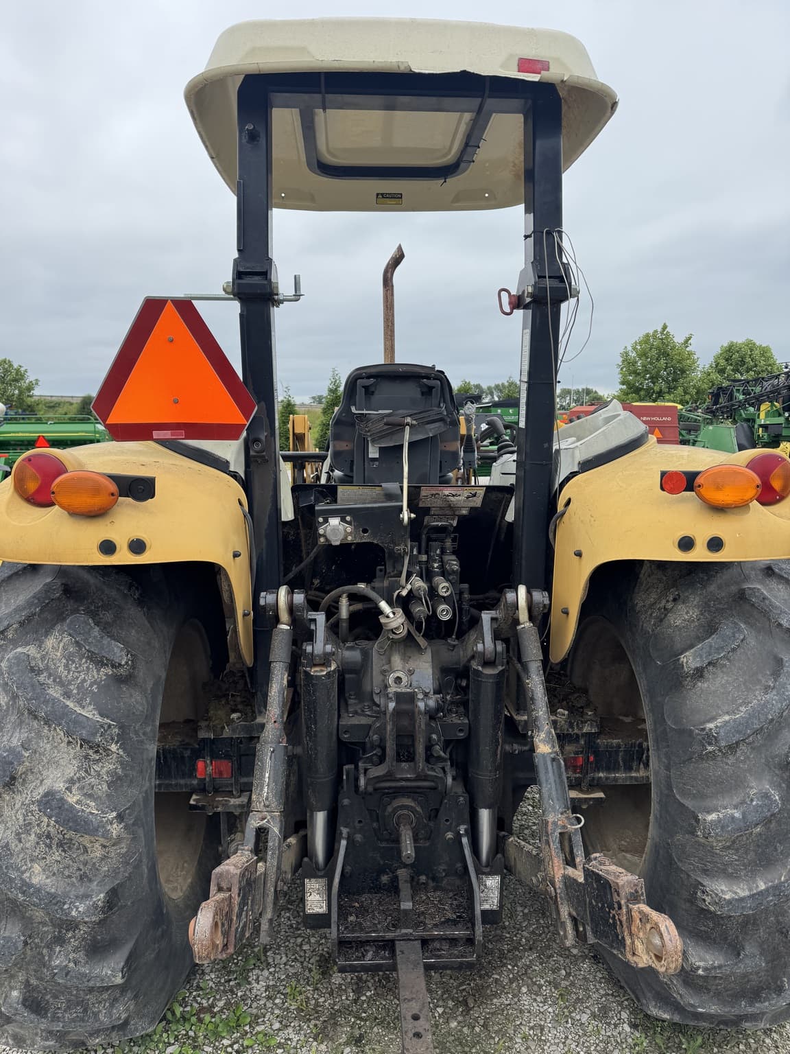 2005 Challenger MT445B Image