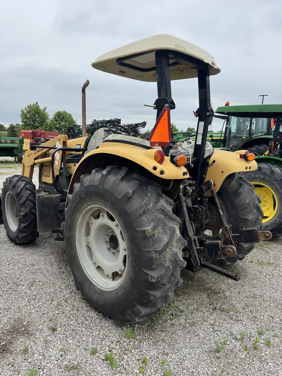 2005 Challenger MT445B Image