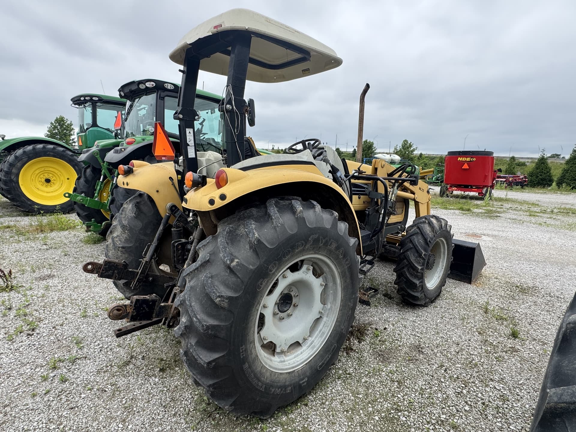 2005 Challenger MT445B Image