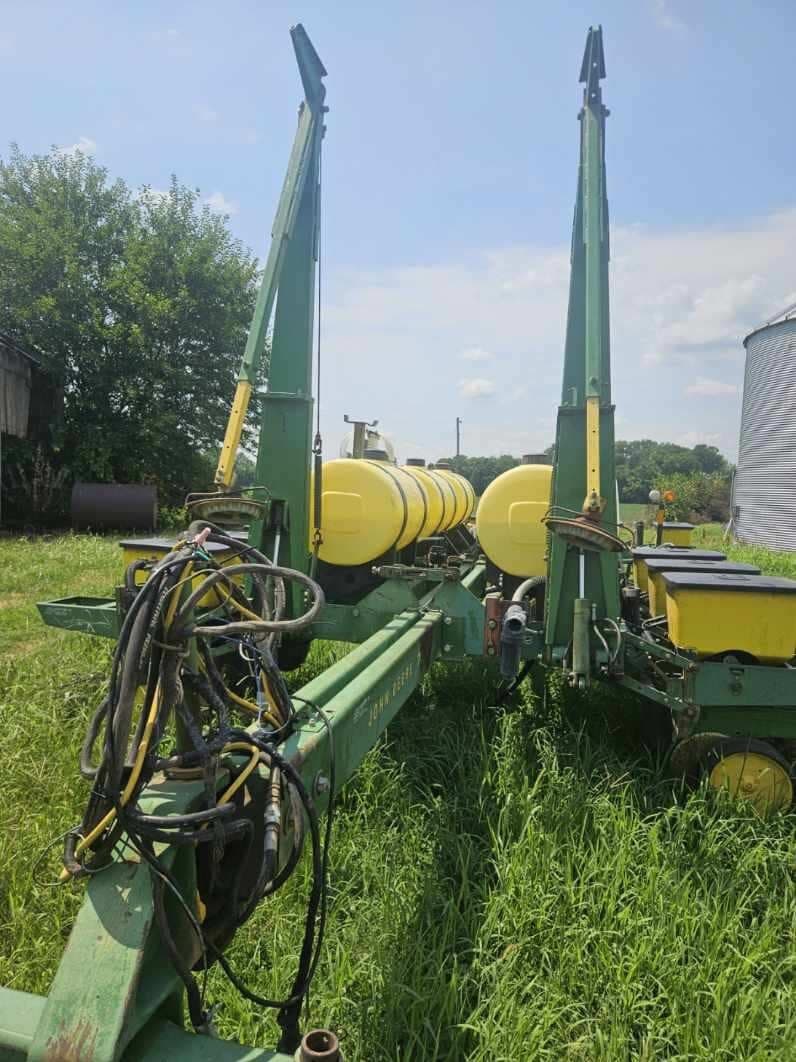 1985 John Deere 7000 Image