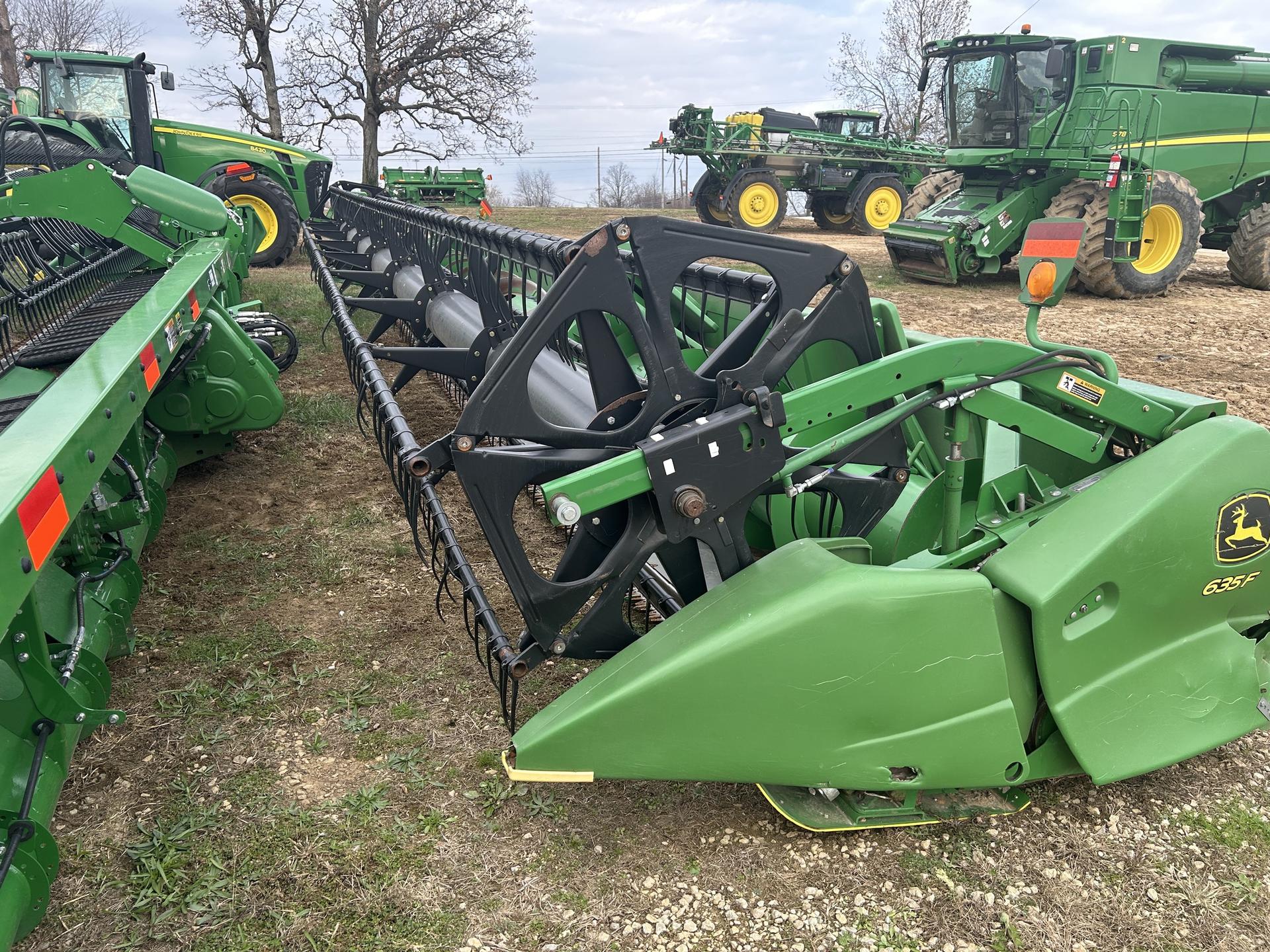 2012 John Deere 635F