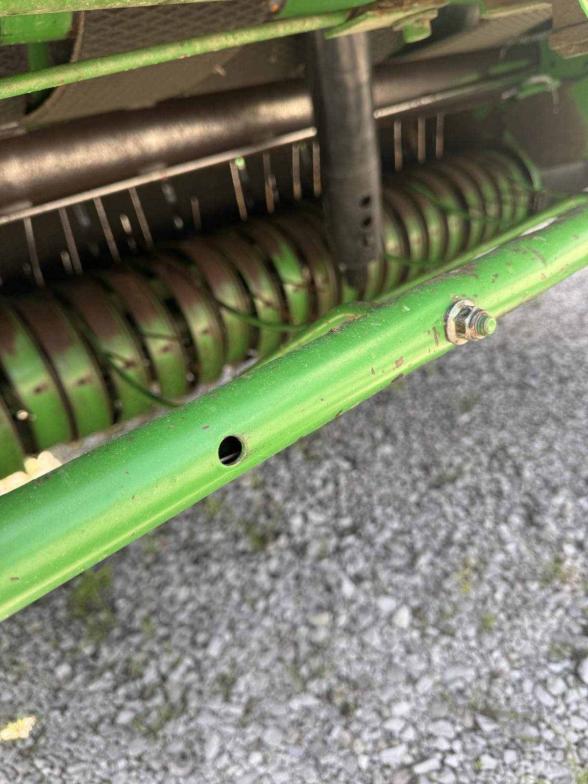 2000 John Deere 567 Image