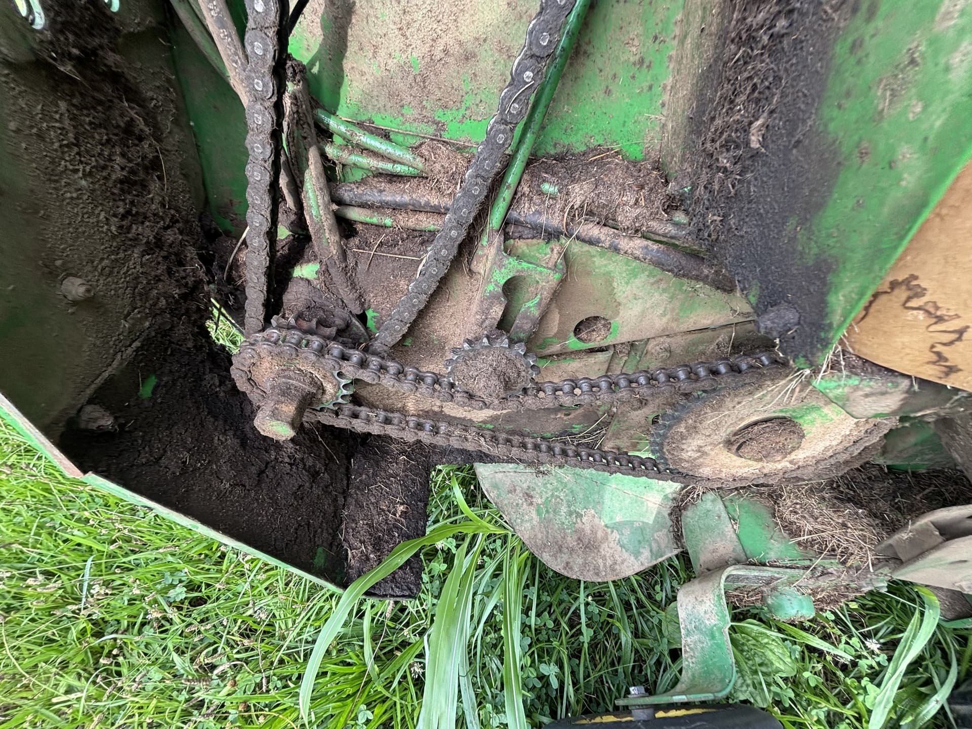 2003 John Deere 557 Image