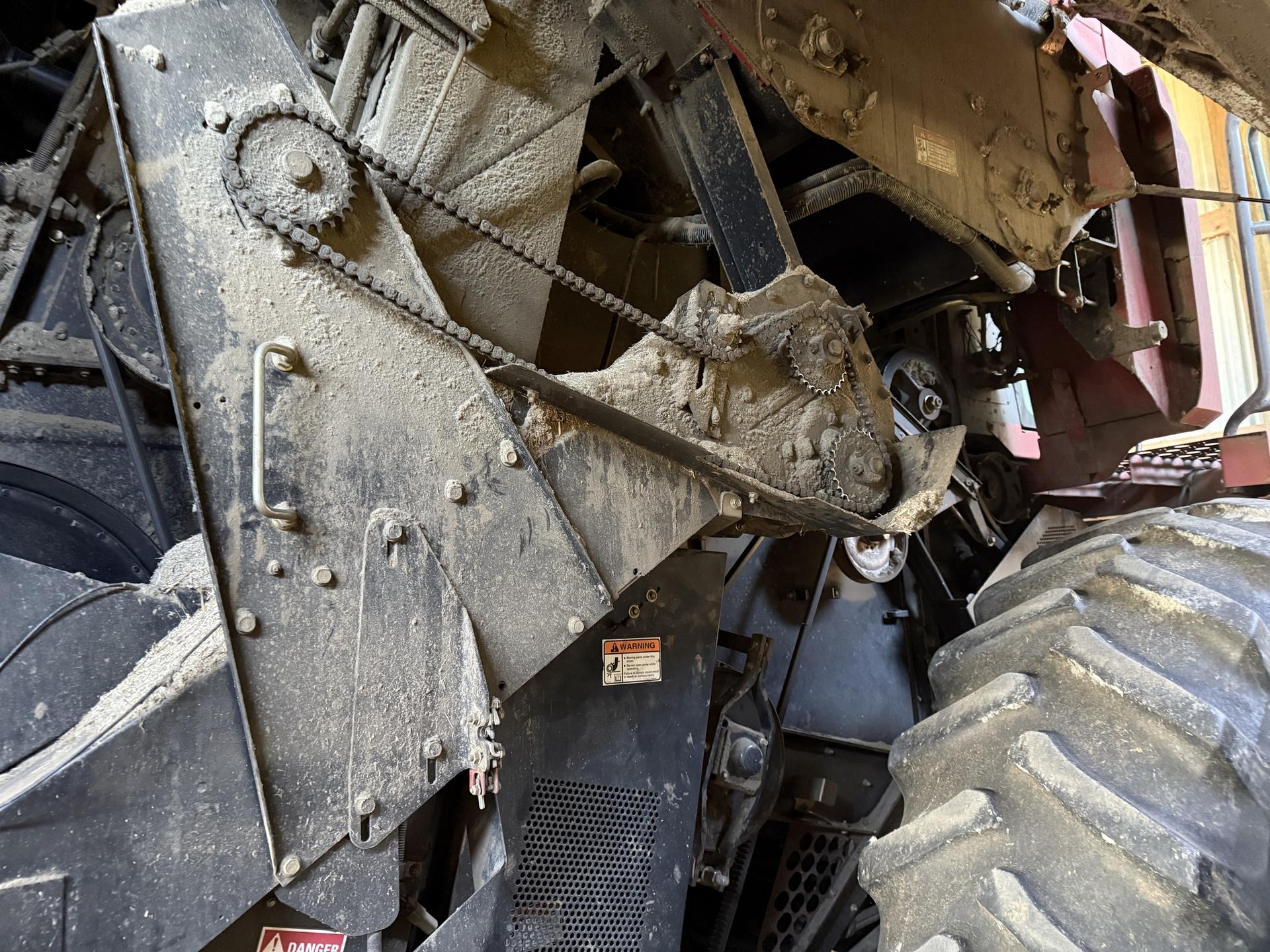 2009 Case IH 6088 Image