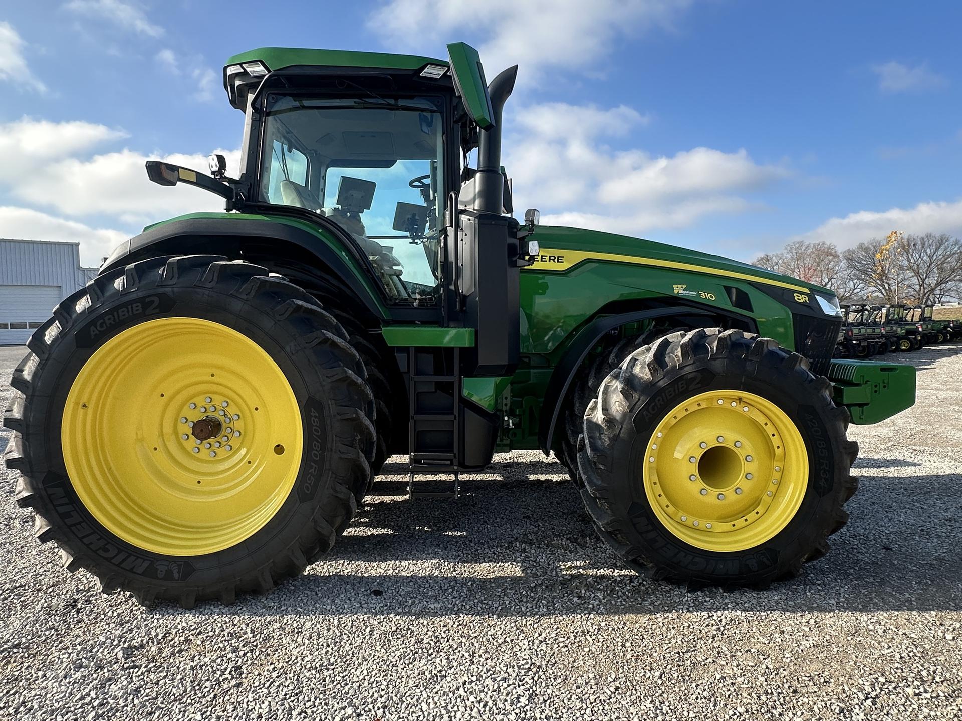 2023 John Deere 8R 310